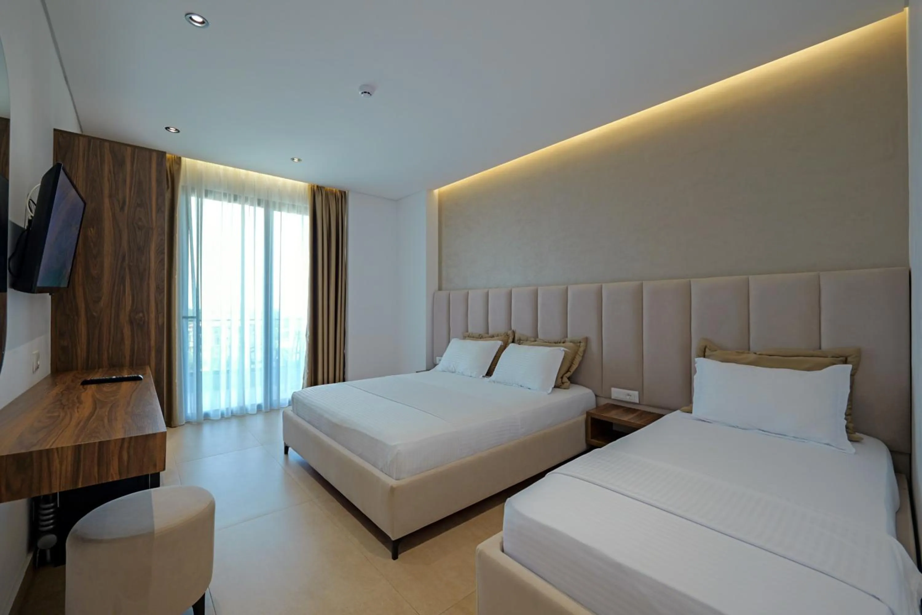 Bed in Sunlight Hotel