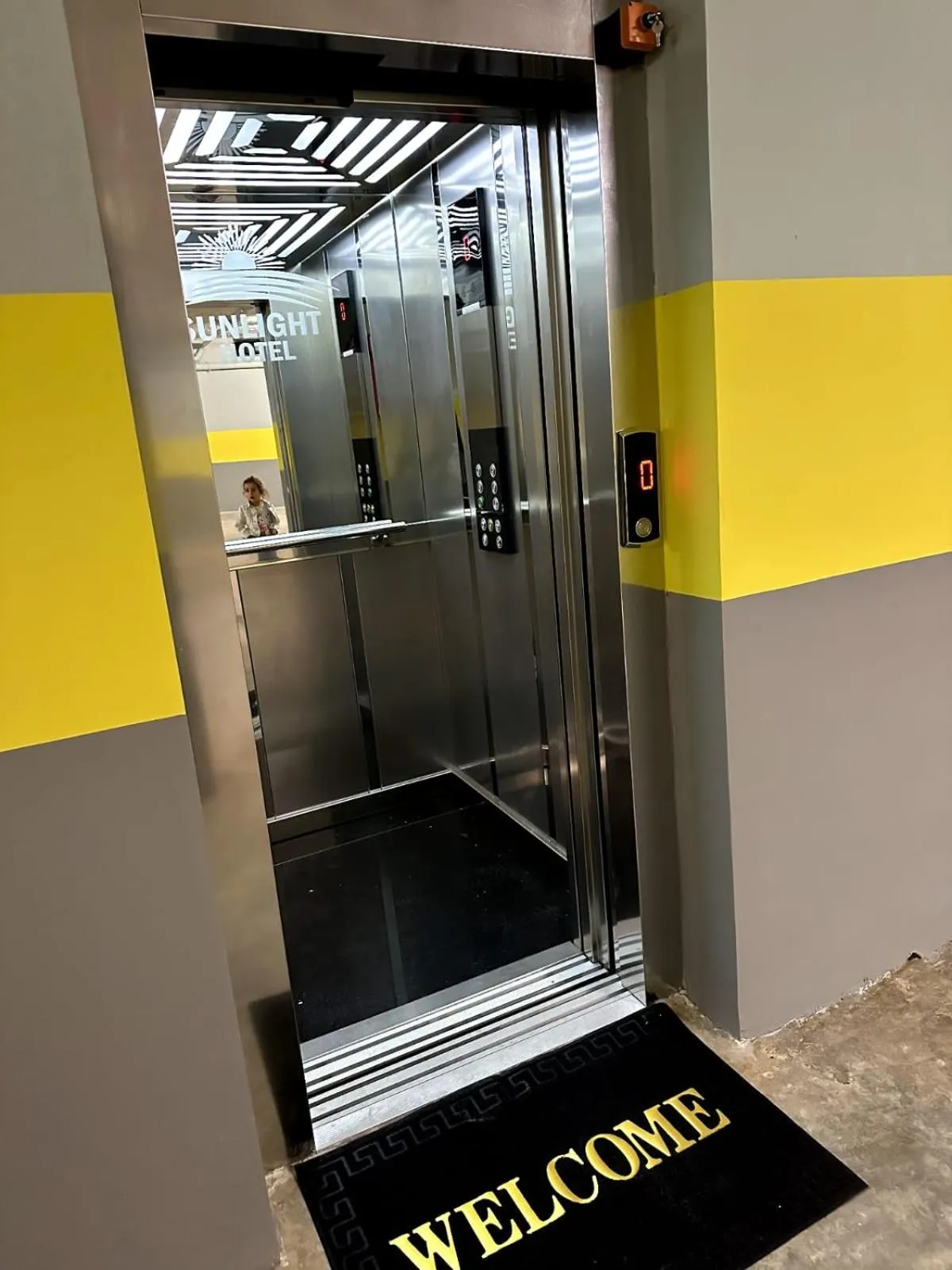 elevator in Sunlight Hotel