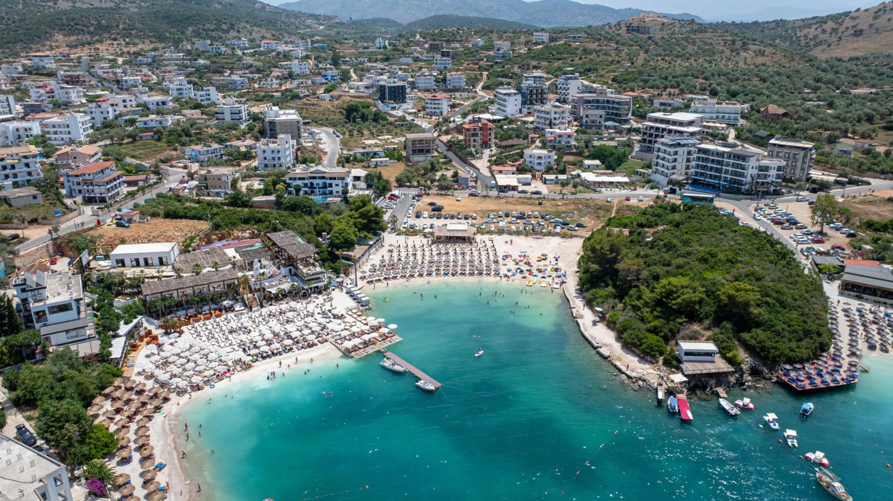 Property building in Sunlight Hotel