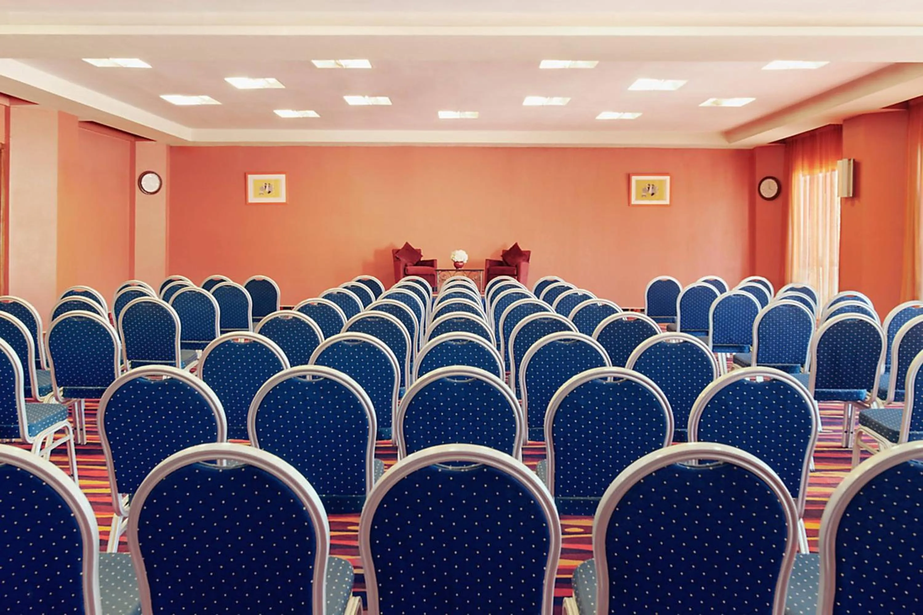 Meeting/conference room in Le Meridien N'fis