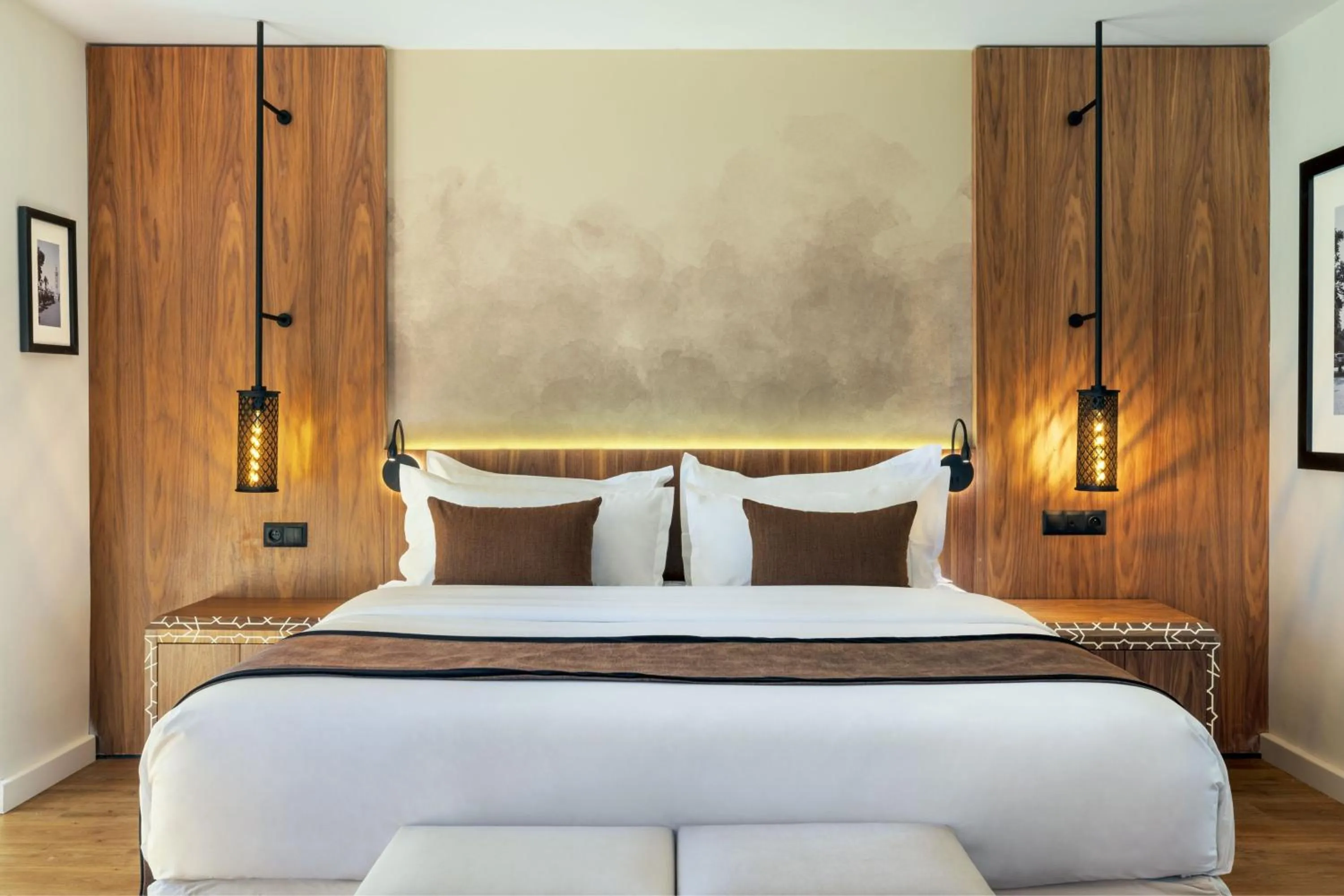 Photo of the whole room, Bed in Le Meridien N'fis