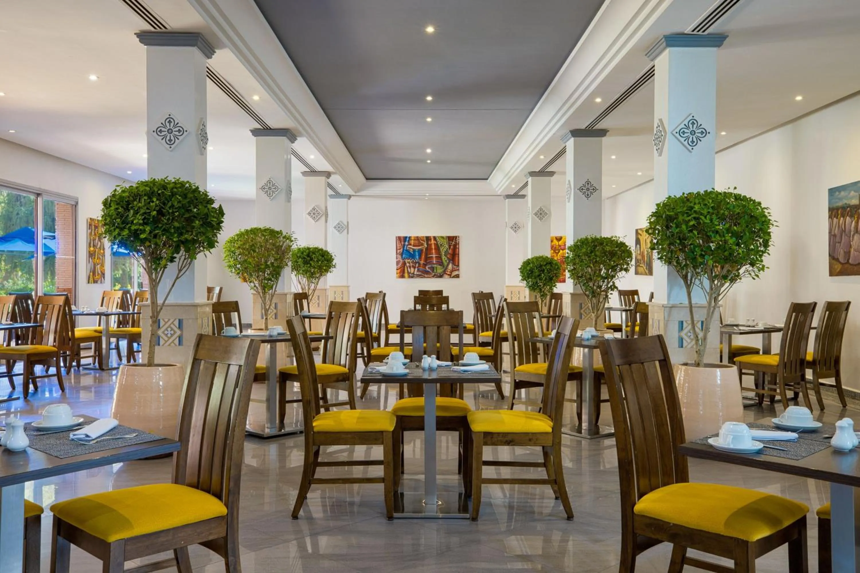Restaurant/places to eat in Le Meridien N'fis