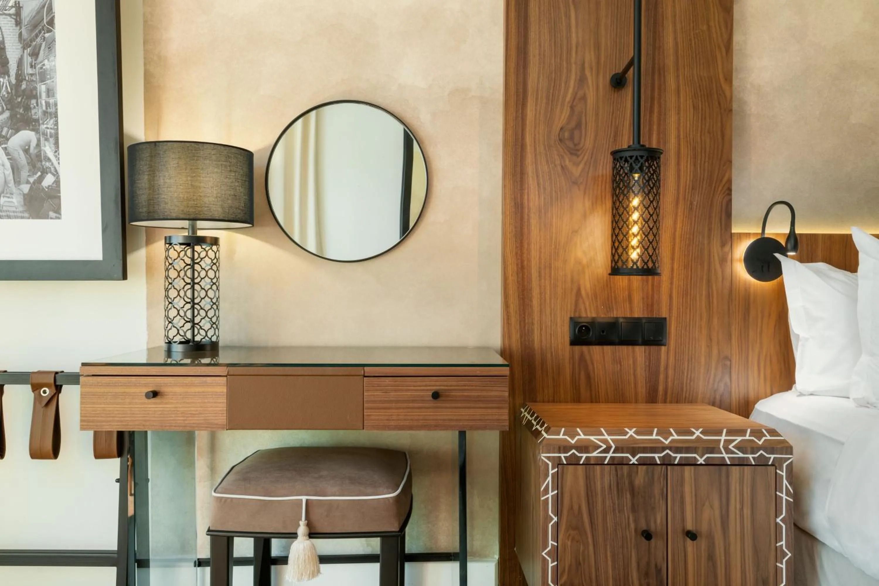 Photo of the whole room, Bed in Le Meridien N'fis