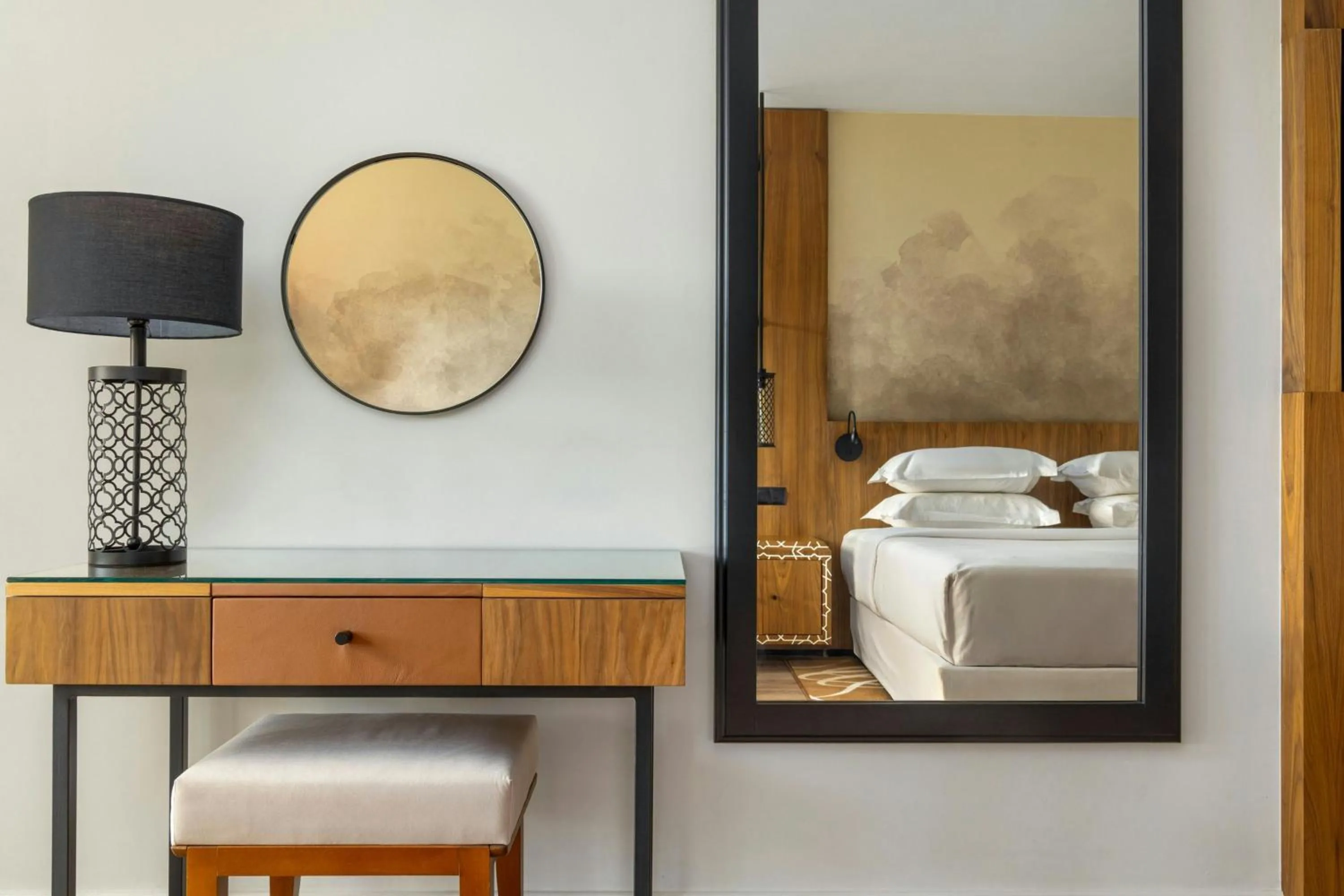 Photo of the whole room, Bed in Le Meridien N'fis