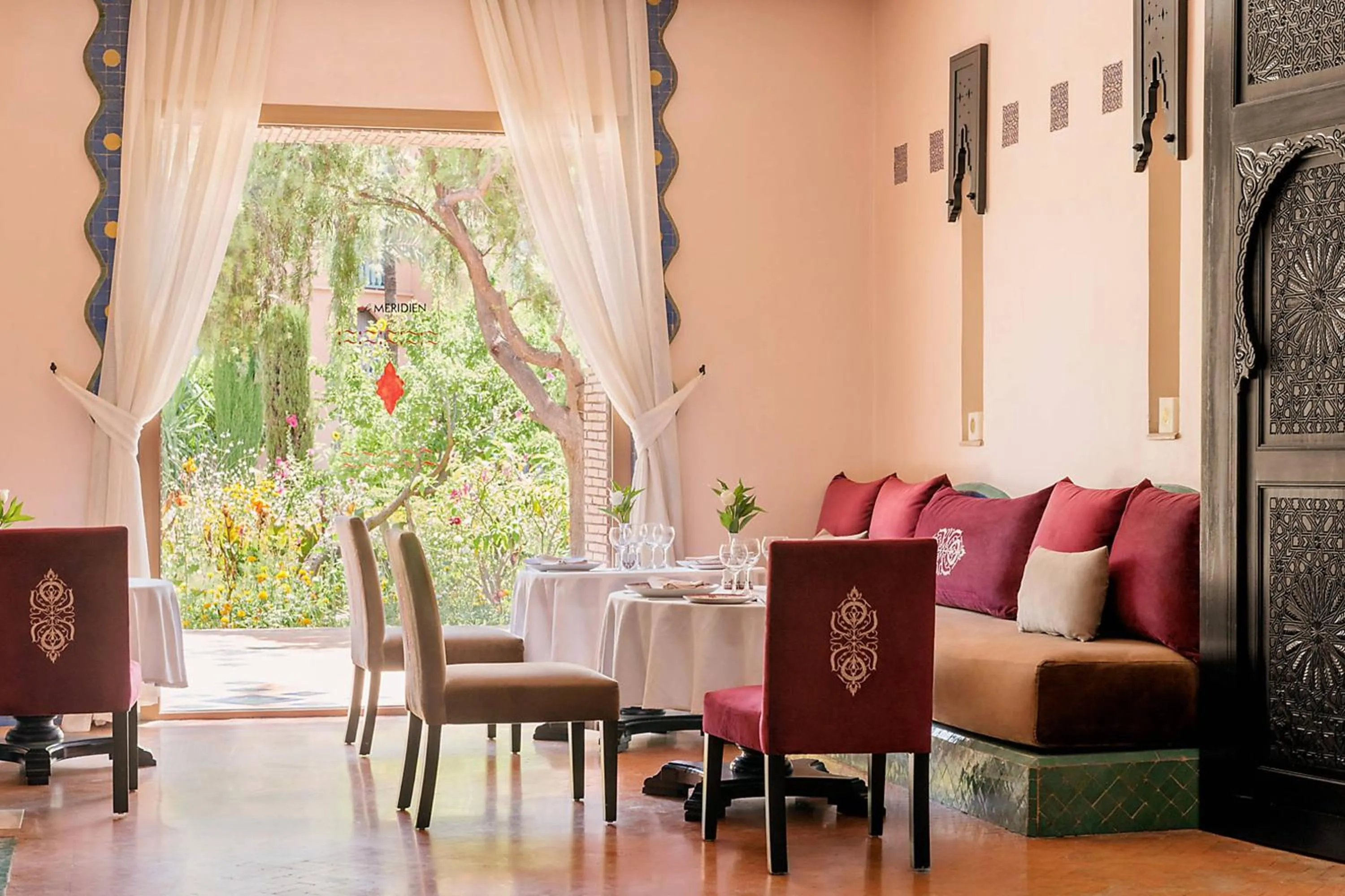 Breakfast in Le Meridien N'fis