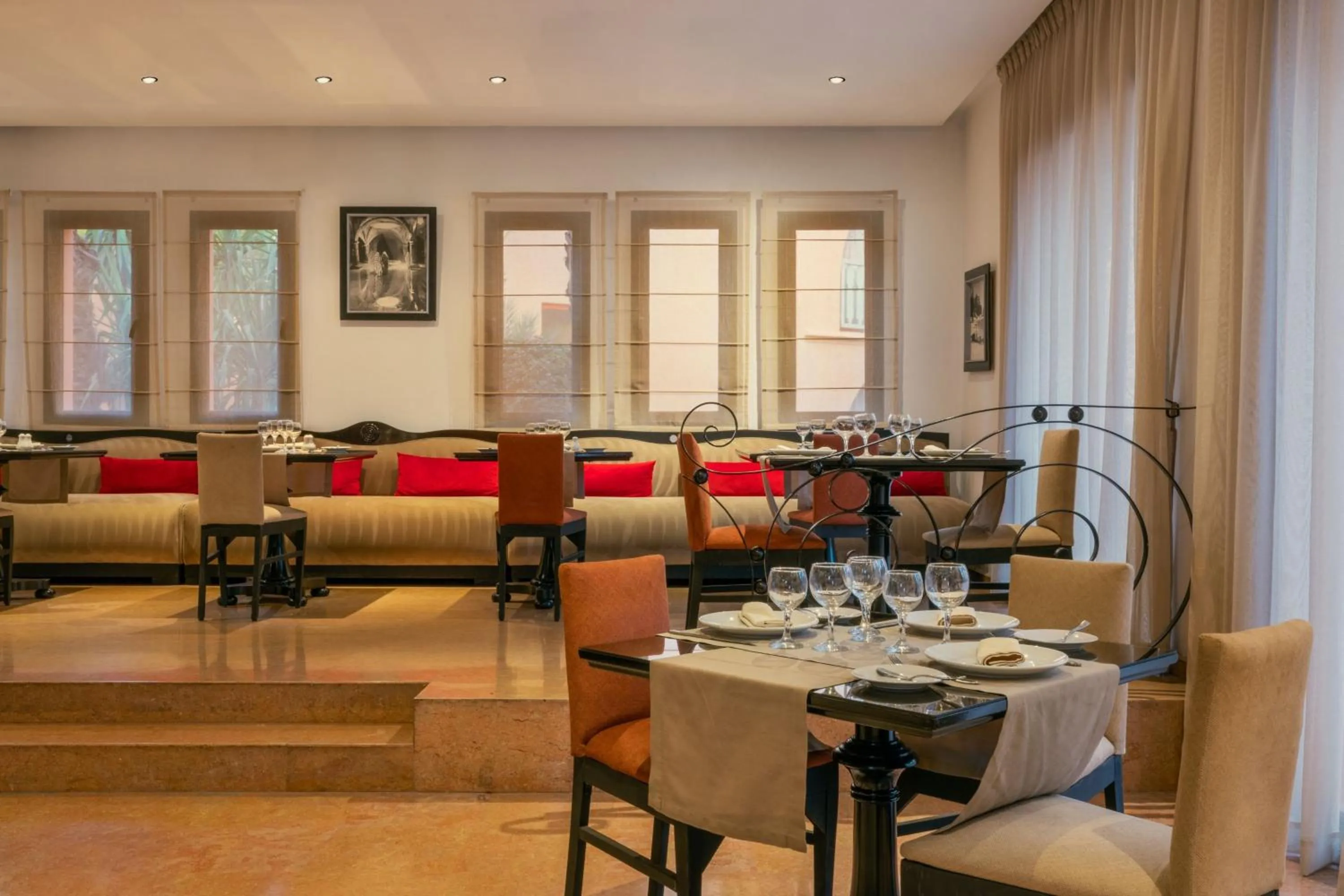 Restaurant/places to eat in Le Meridien N'fis