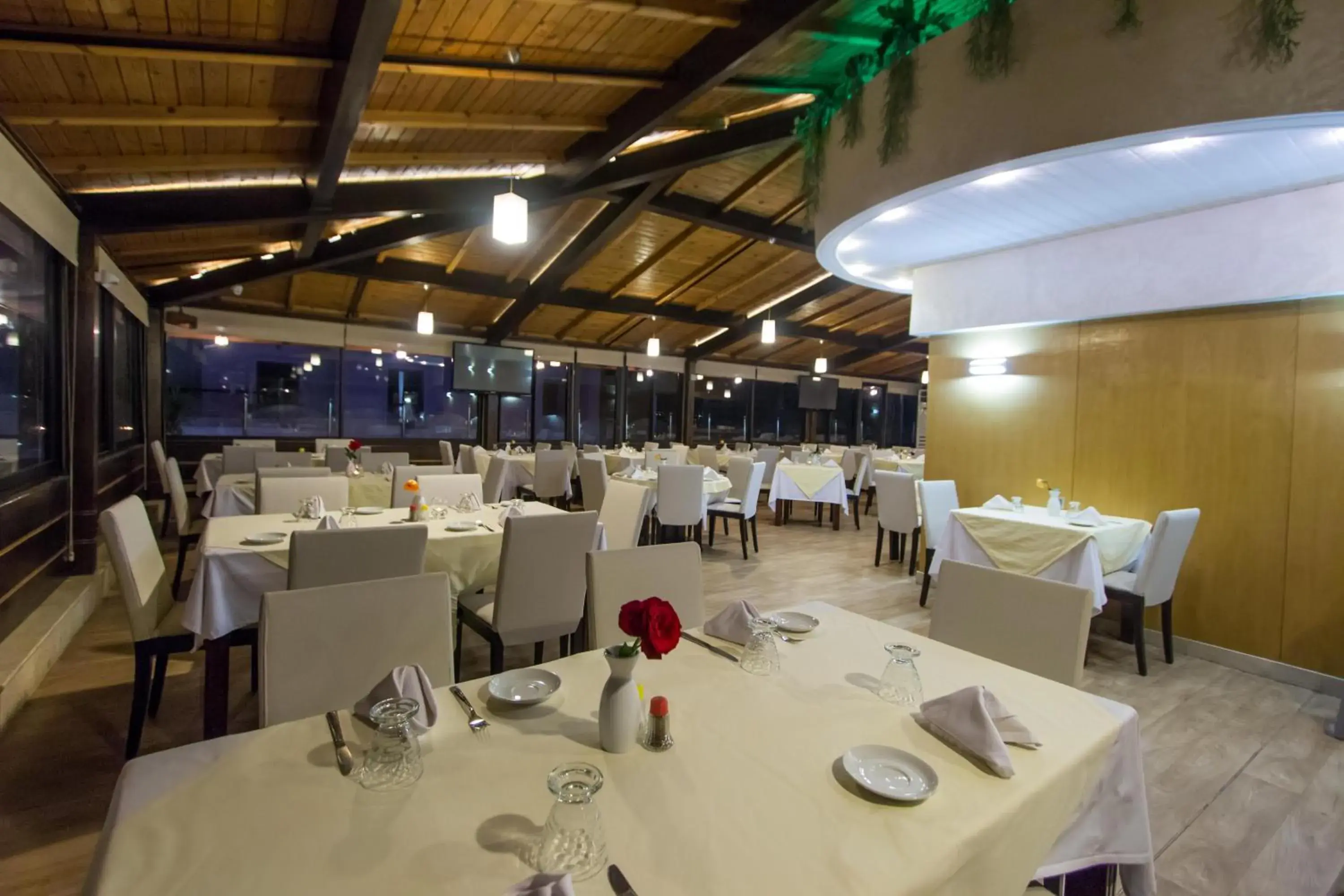 Restaurant/places to eat in Zahrat Al Jabal Restaurant/places to eat in Zahrat Al Jabal