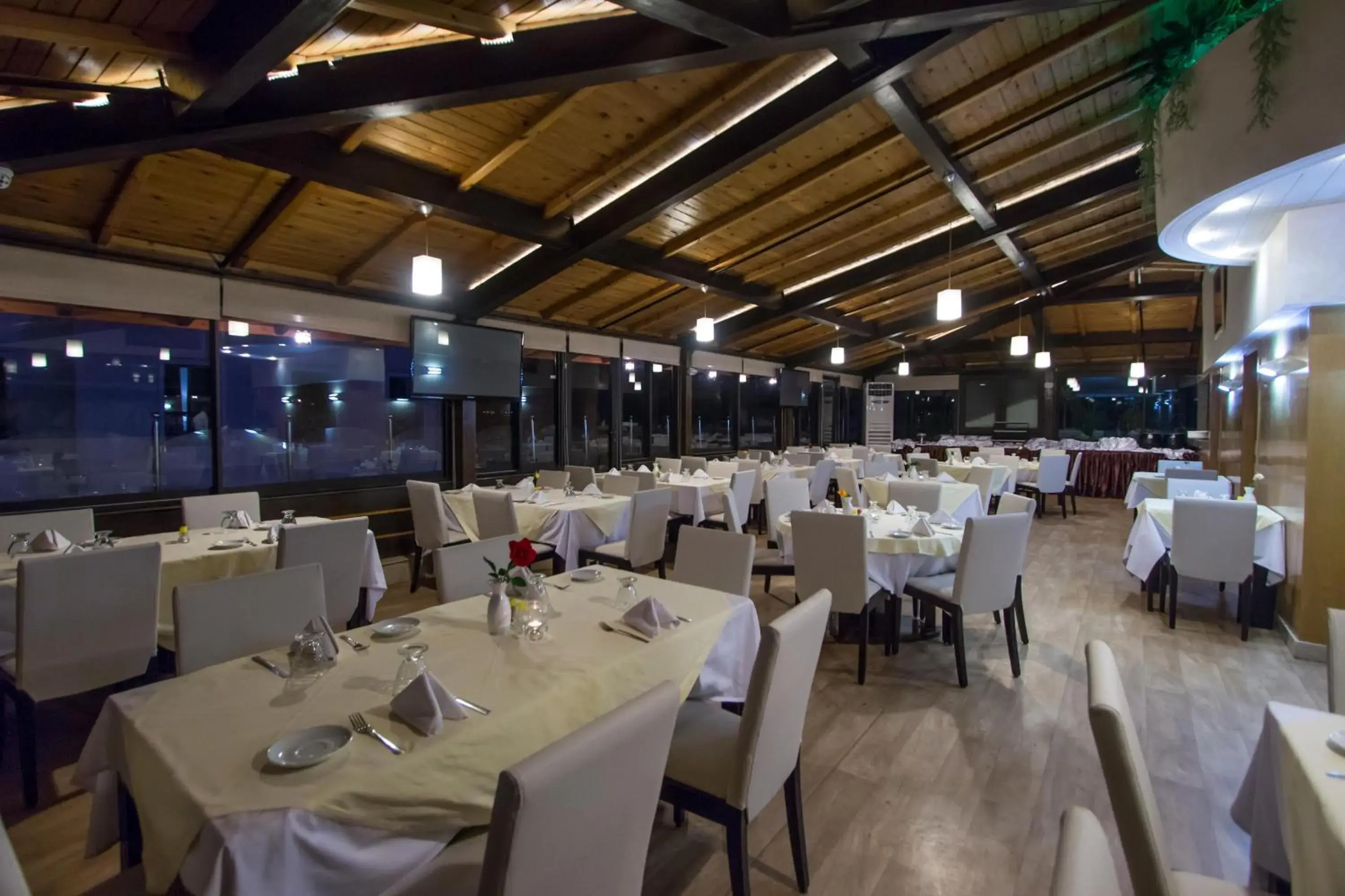 Restaurant/places to eat in Zahrat Al Jabal Restaurant/places to eat in Zahrat Al Jabal