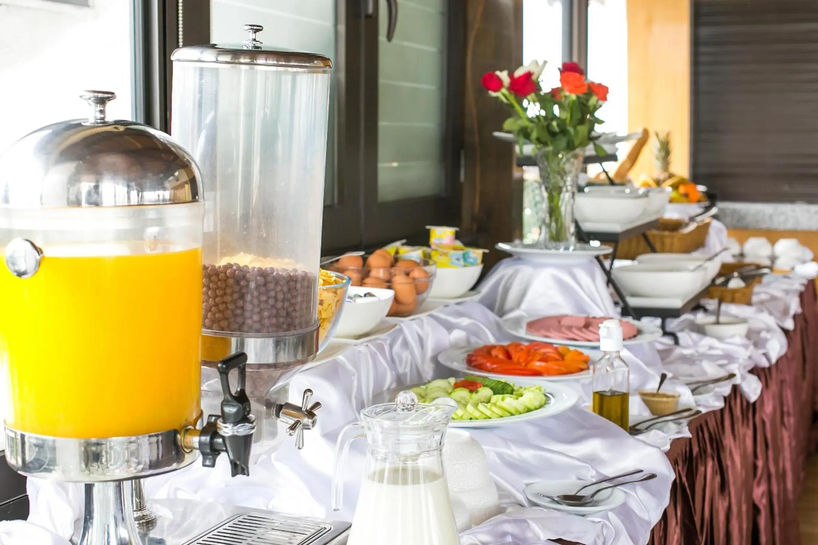 Buffet breakfast in Zahrat Al Jabal Buffet breakfast in Zahrat Al Jabal