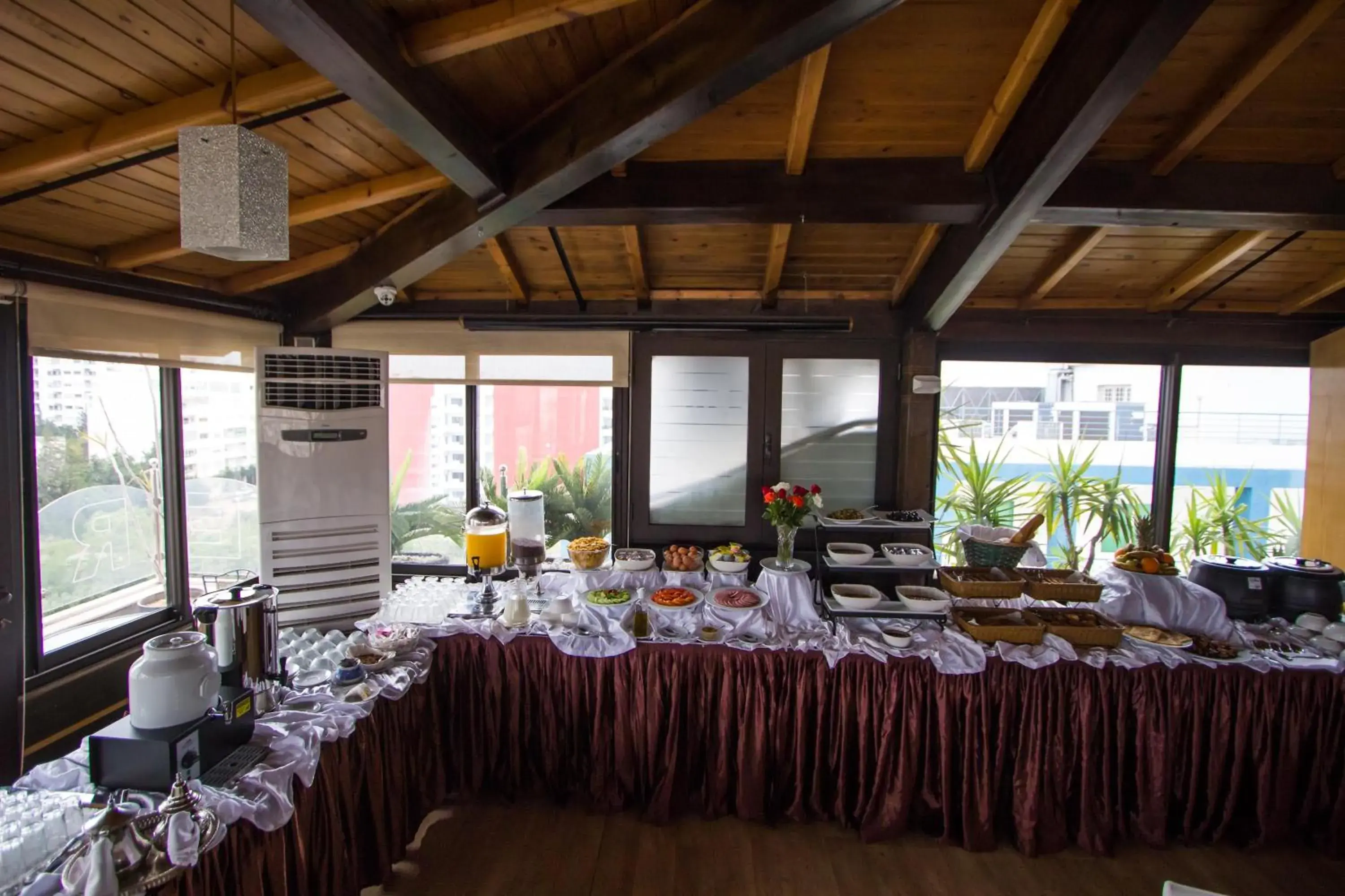 Buffet breakfast in Zahrat Al Jabal Buffet breakfast in Zahrat Al Jabal