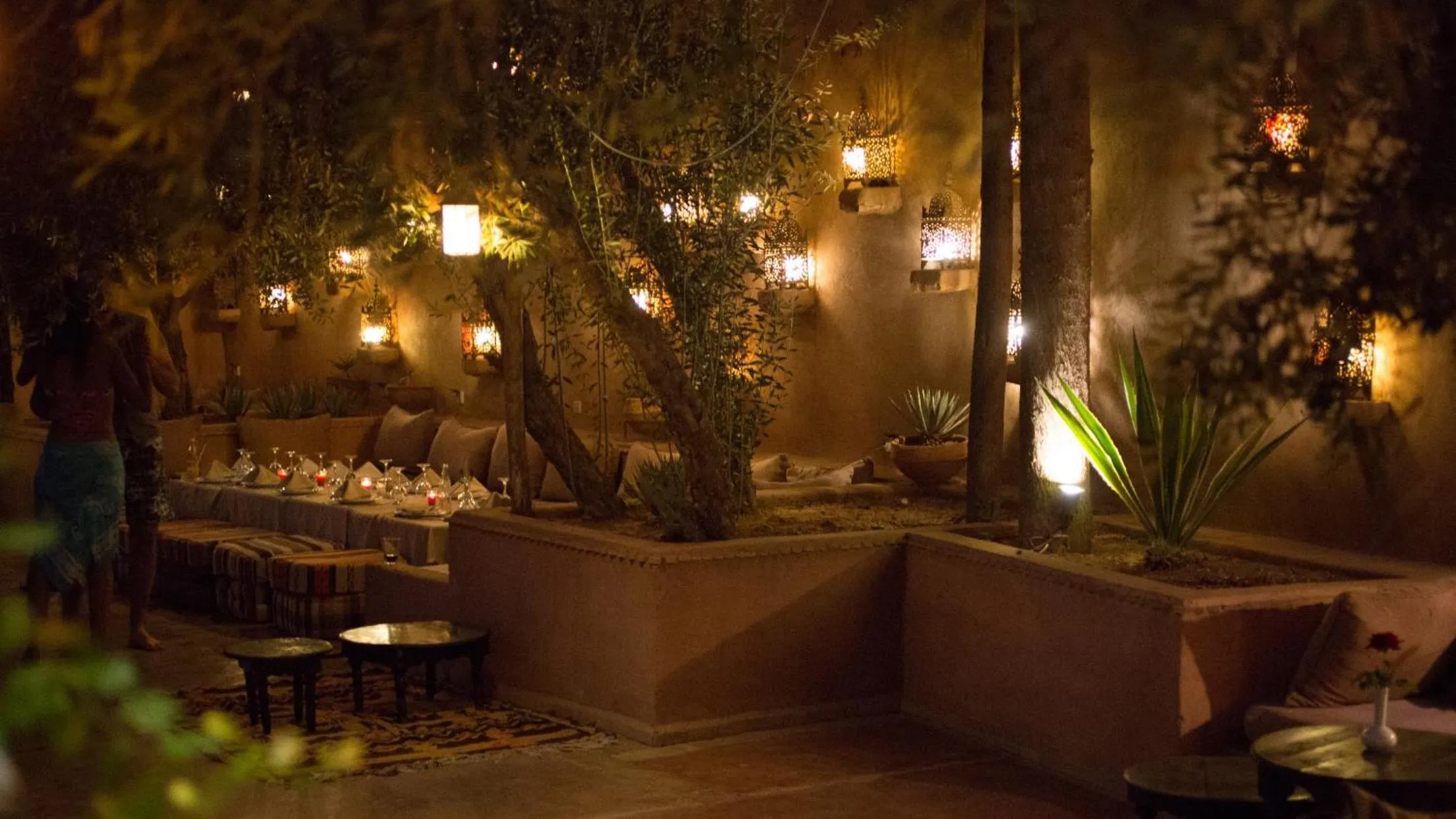 Restaurant/places to eat in Jnane Leila