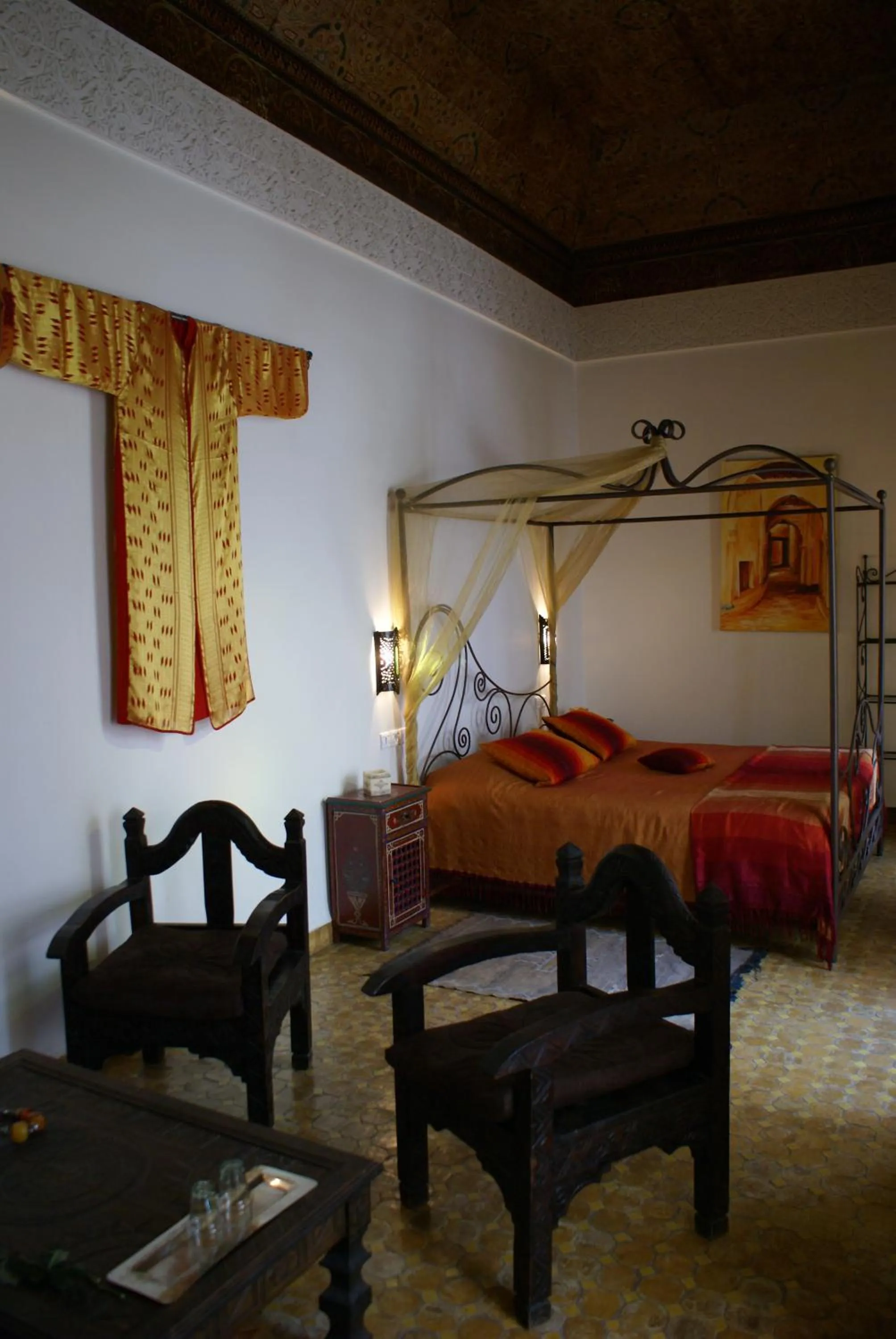 Photo of the whole room, Bed in Riad Attarine