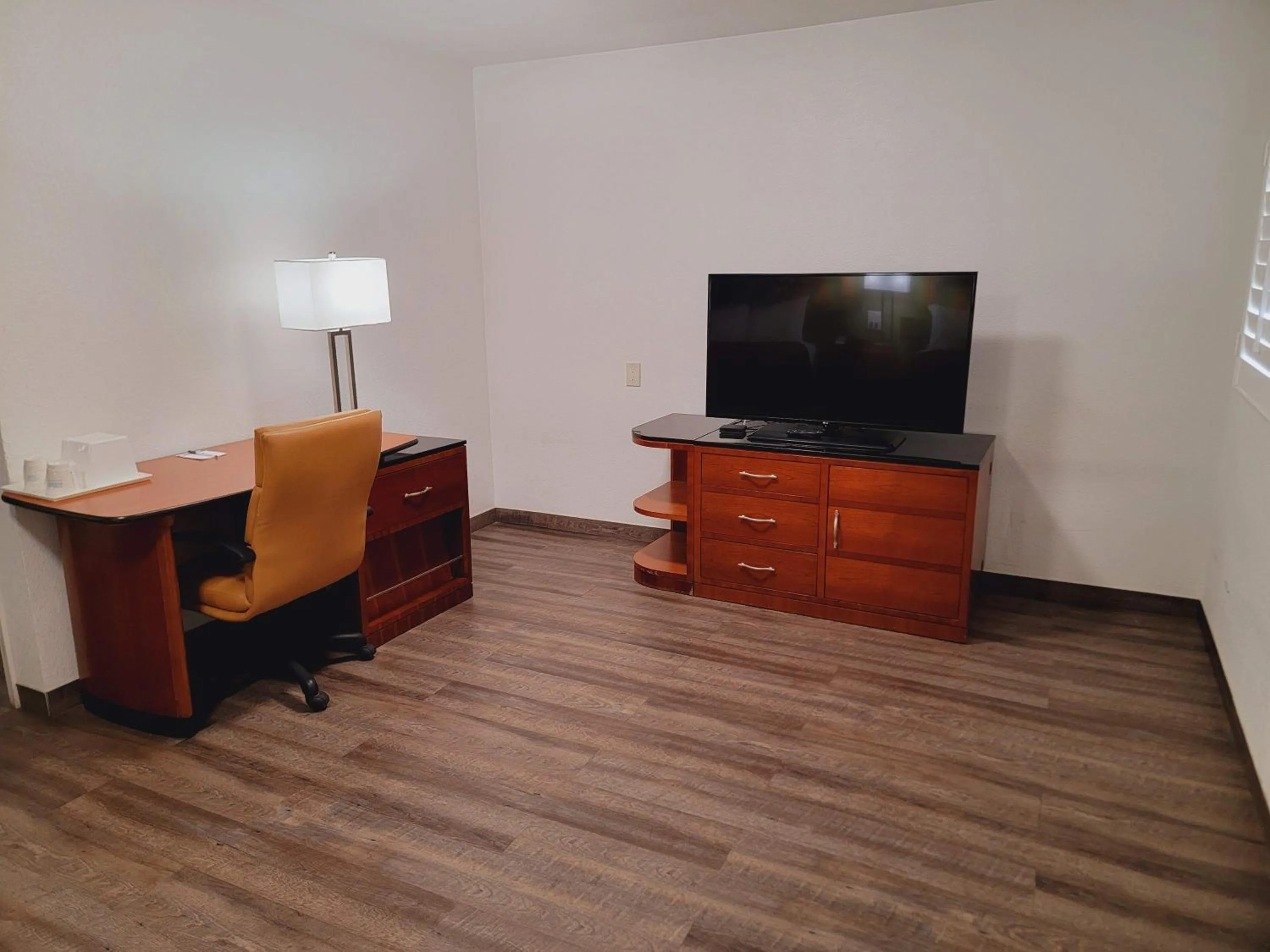 TV and multimedia in Super 8 by Wyndham El Centro North