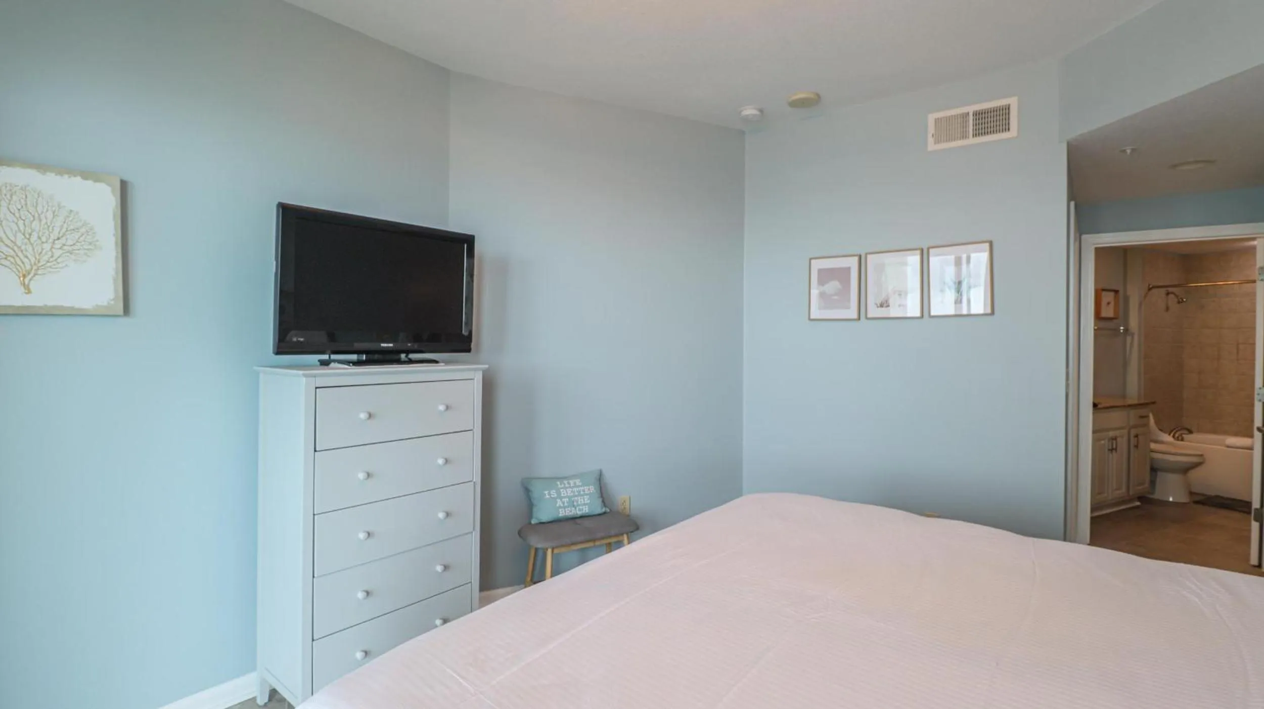 Bed in Legacy II 604