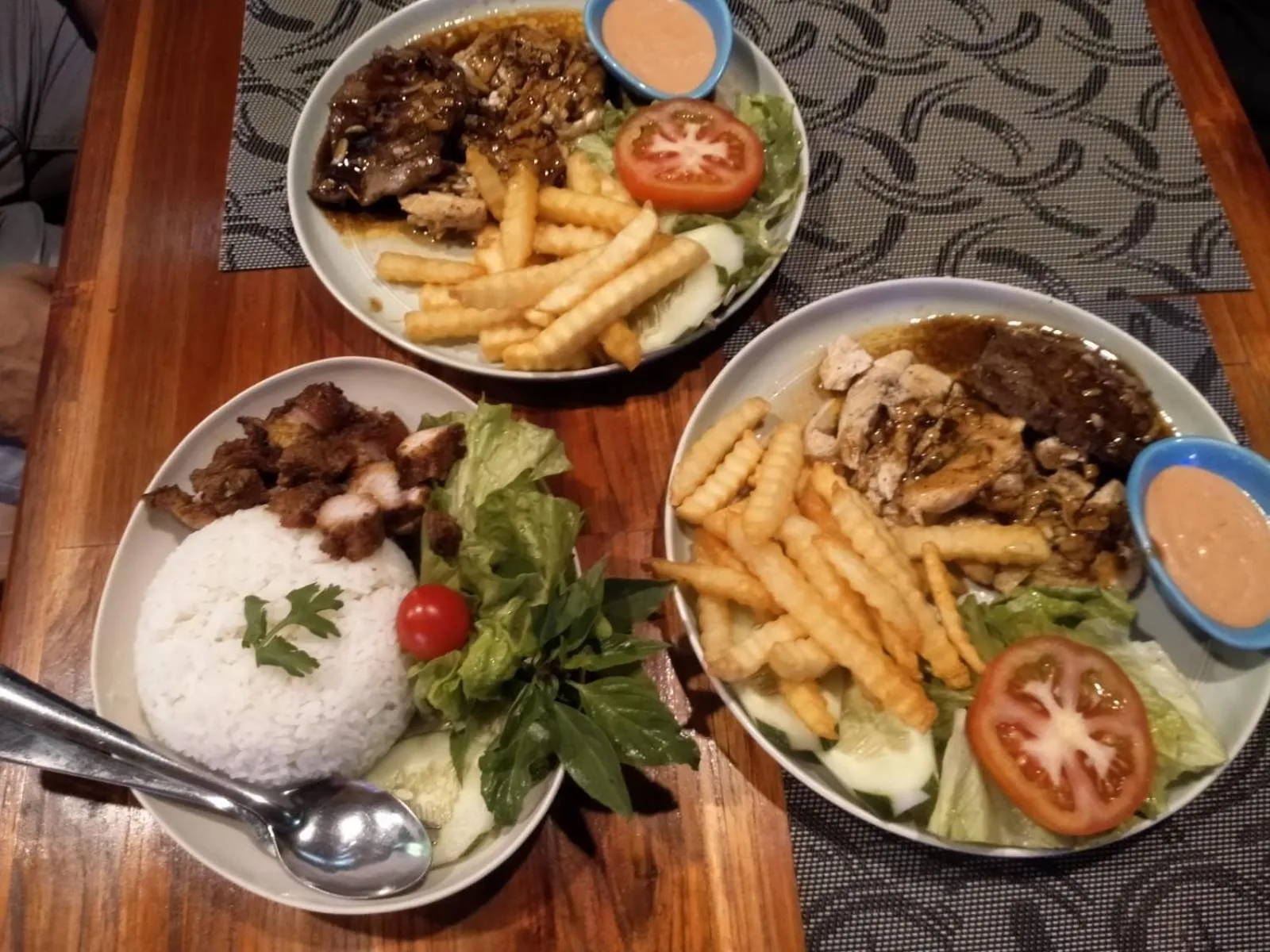 Restaurant/places to eat in Rainbow Hotel Vientiane