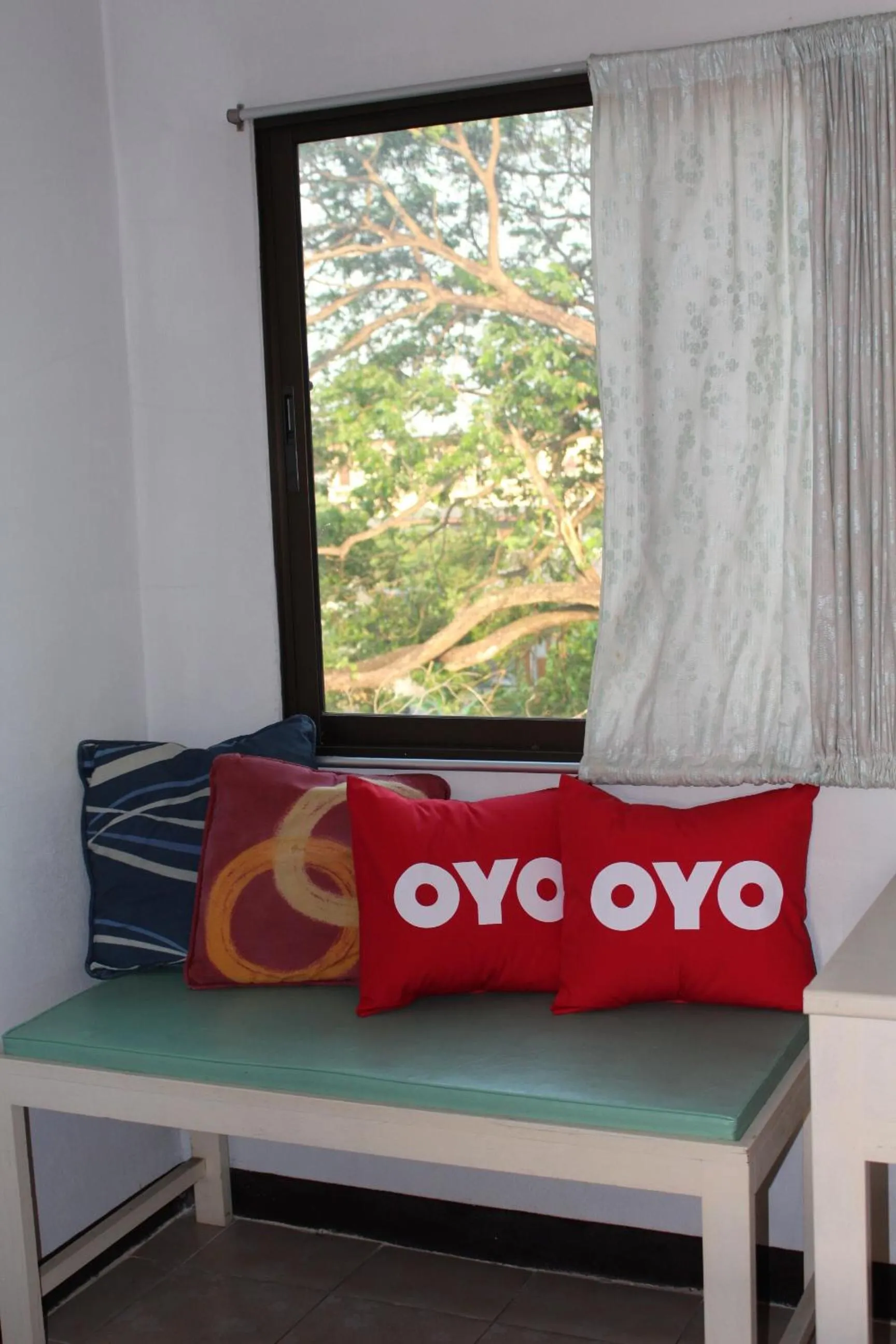 Bedroom in OYO 75420 Howto Hotel