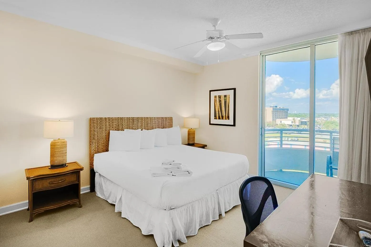 Bed in Ocean Club 606