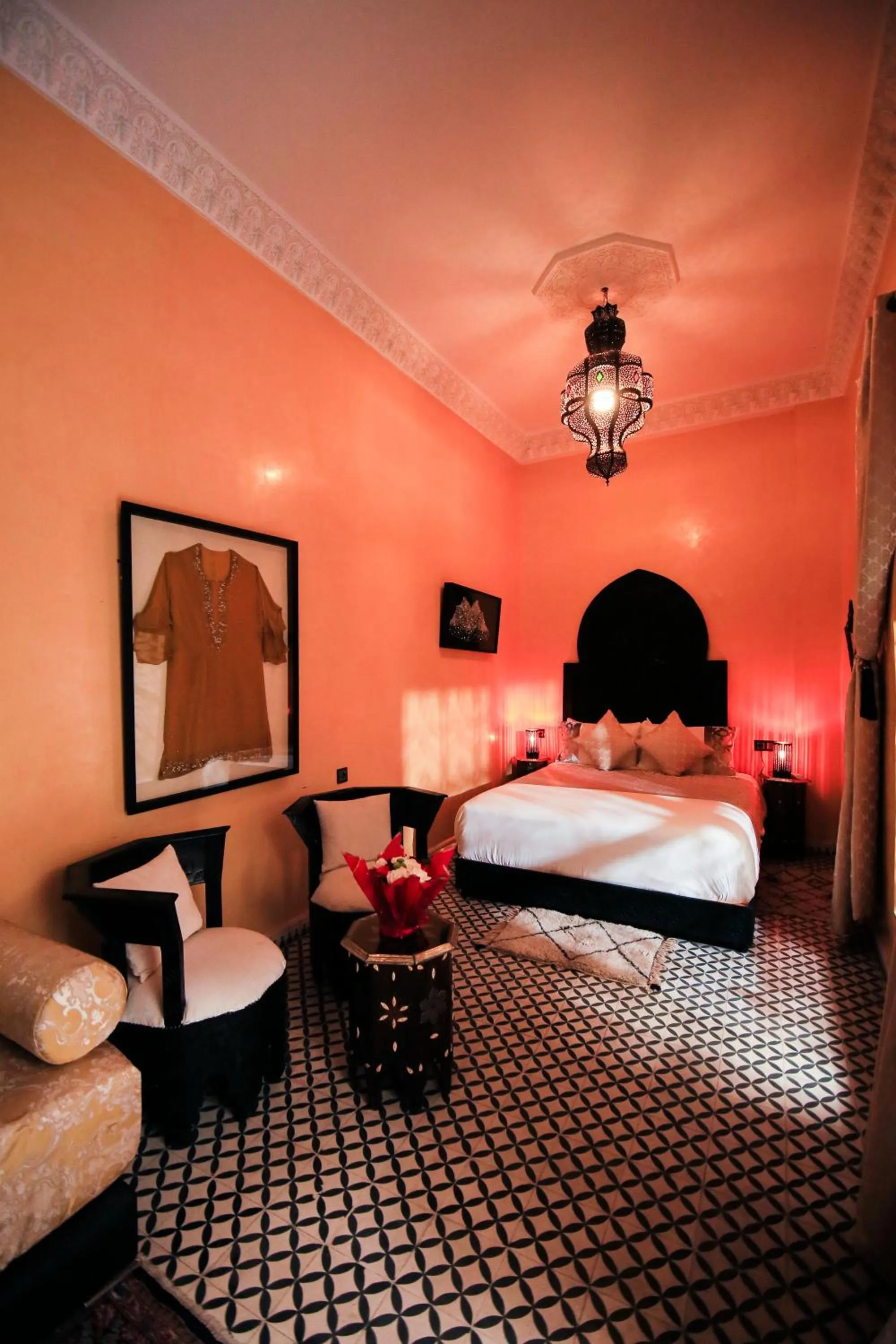 Bed in Riad Ta'achchaqa