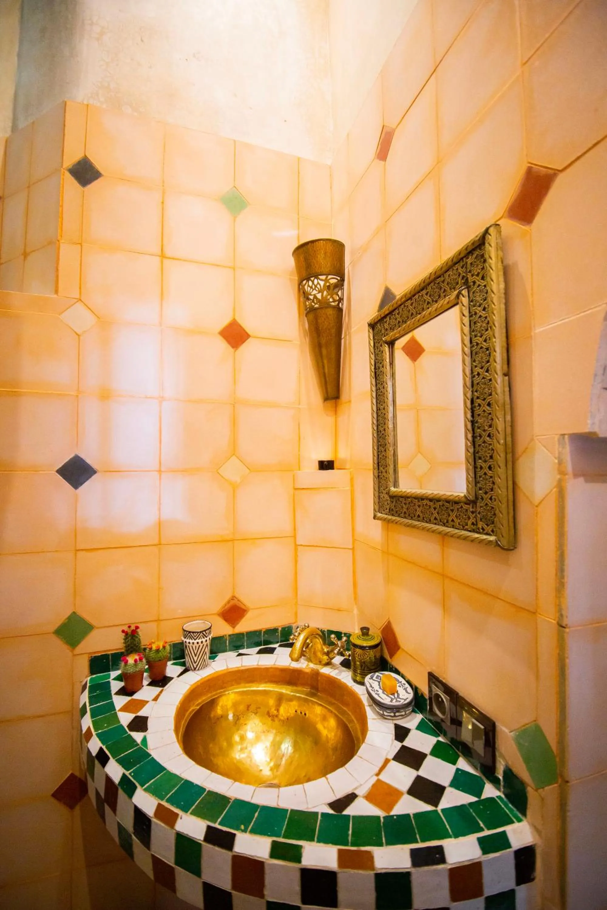 Bathroom in Riad Ta'achchaqa