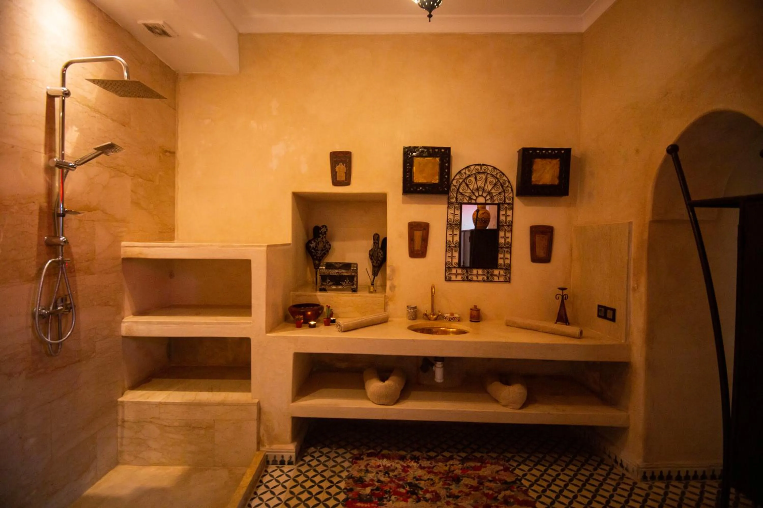Bathroom in Riad Ta'achchaqa