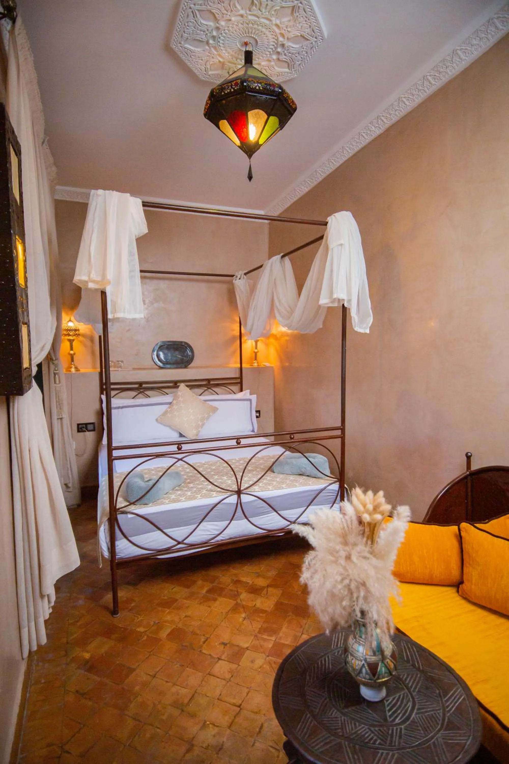 Bedroom, Bed in Riad Ta'achchaqa