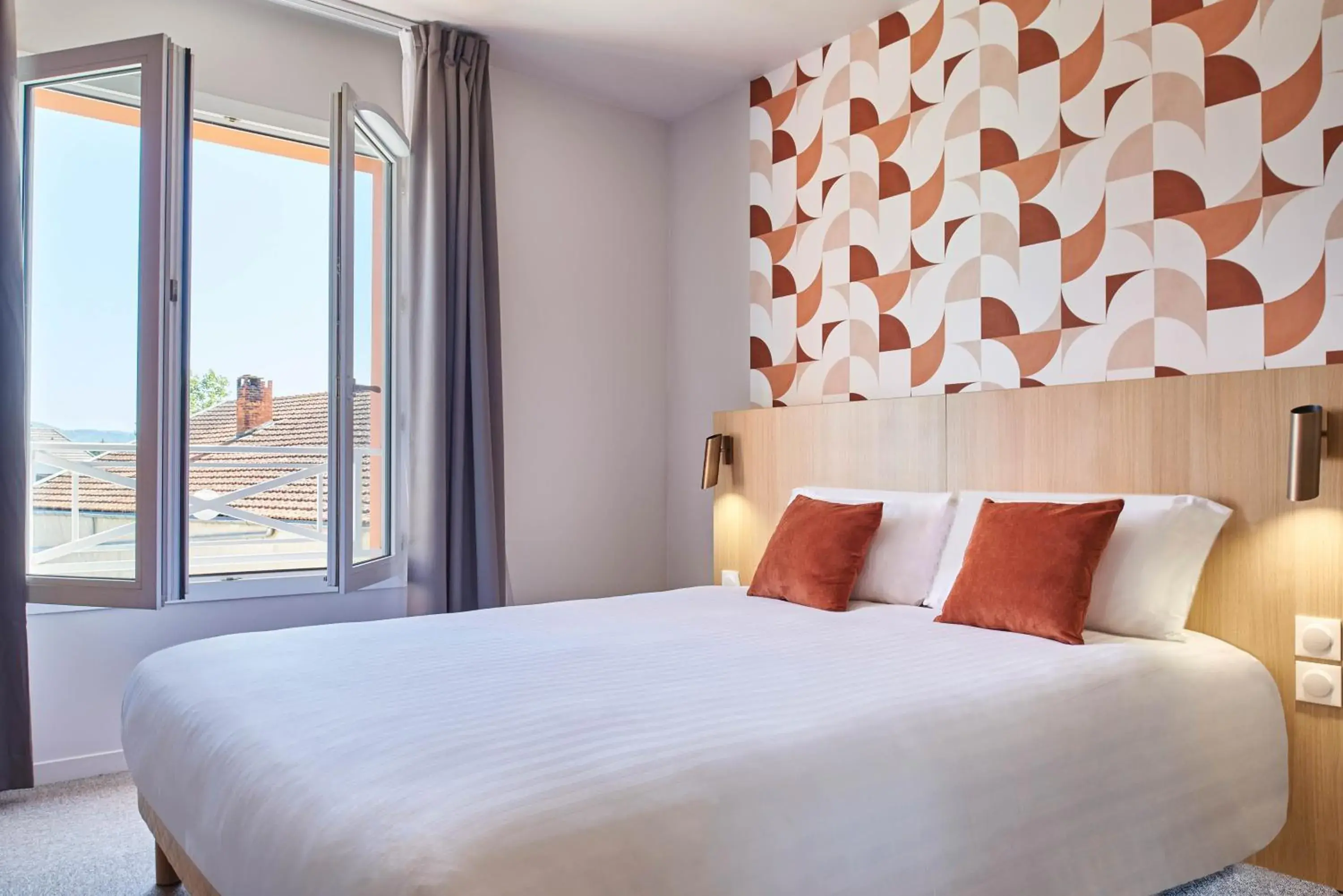 Bed in Originals Boutique, Hôtel Larivaut, Puy-Guillaume Bed in Originals Boutique, Hôtel Larivaut, Puy-Guillaume