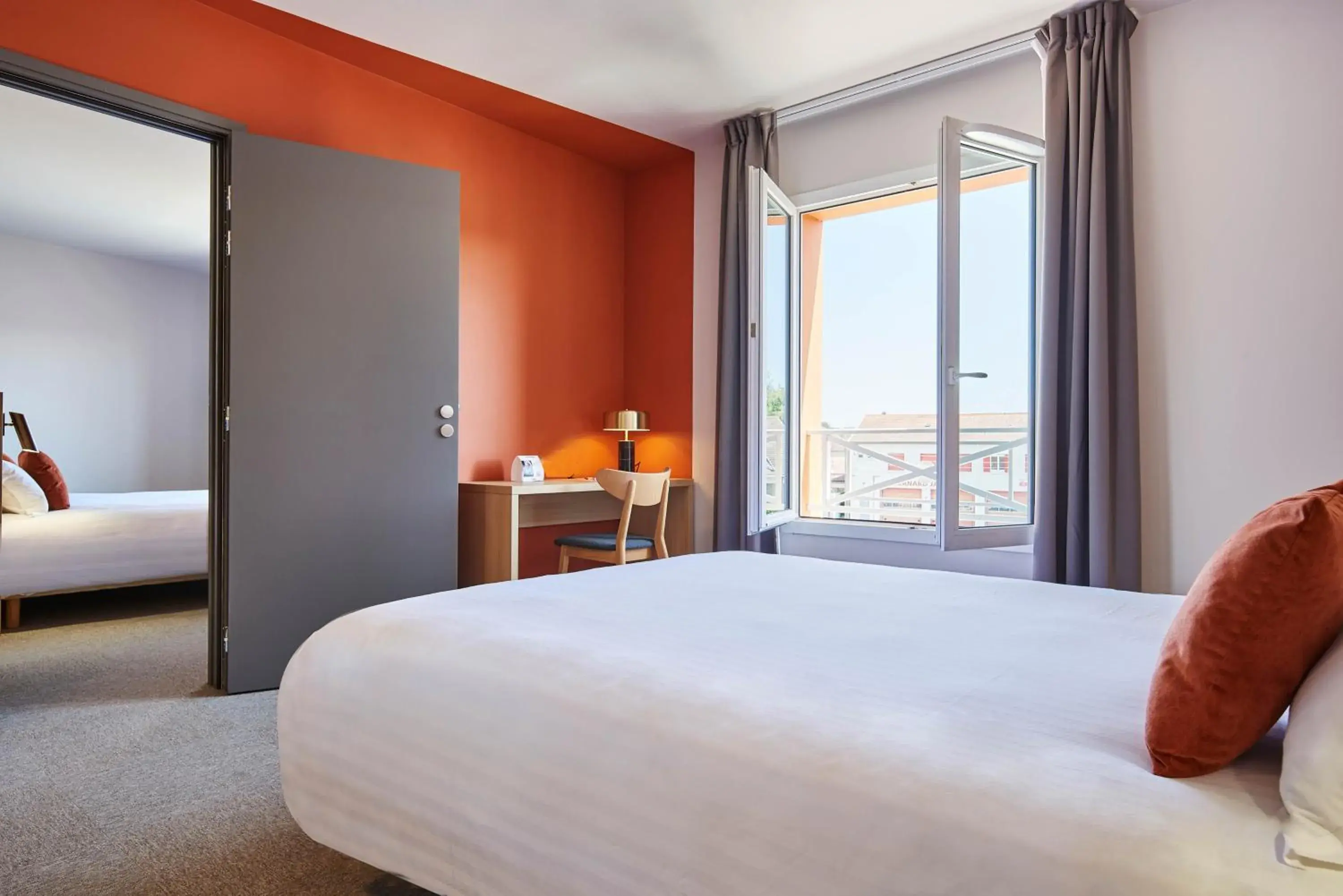 Photo of the whole room, Bed in Originals Boutique, Hôtel Larivaut, Puy-Guillaume Photo of the whole room, Bed in Originals Boutique, Hôtel Larivaut, Puy-Guillaume