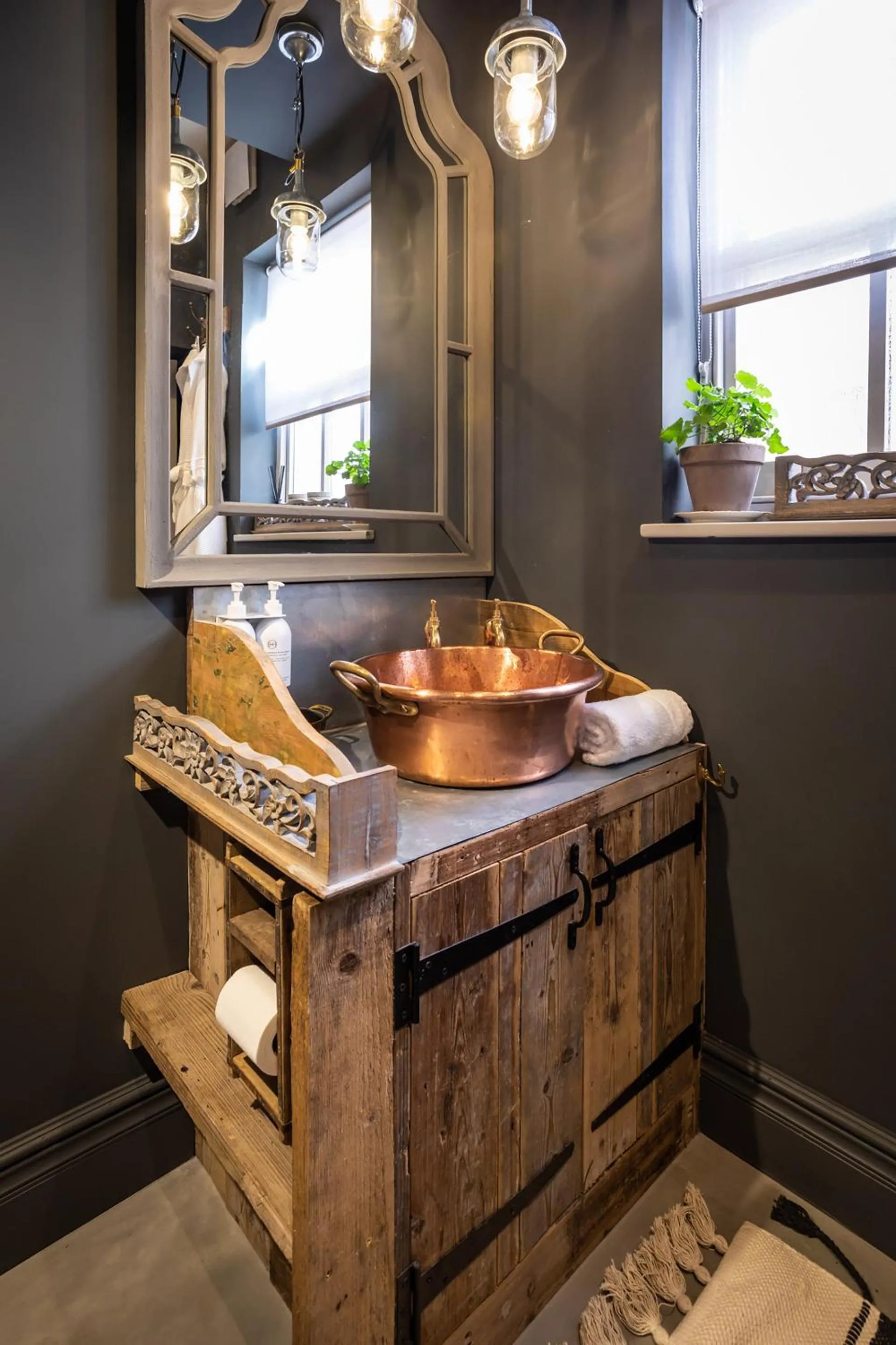 Shower in The Walled Garden at Cheshire Boutique Bathhouse
