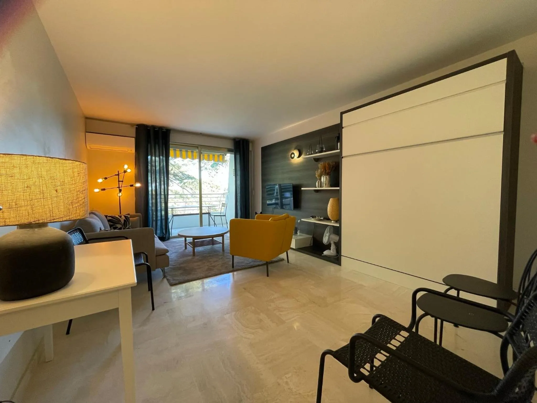 C012-Appartement confortable avec piscine, tennis et grand parc