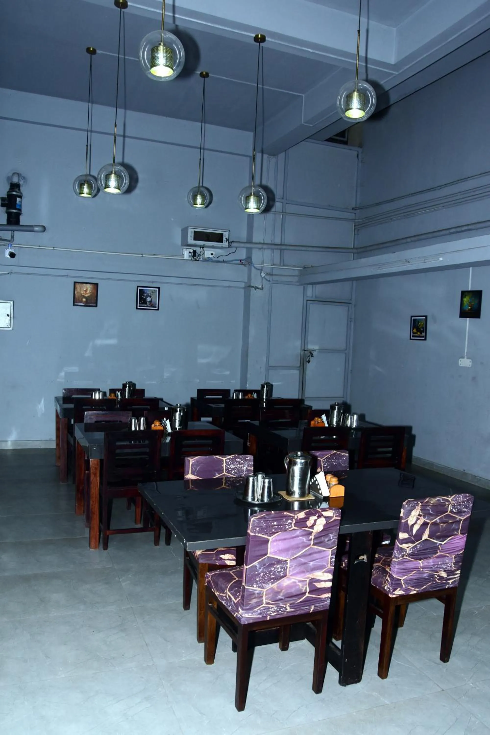 Restaurant/places to eat in Vanam Holidays