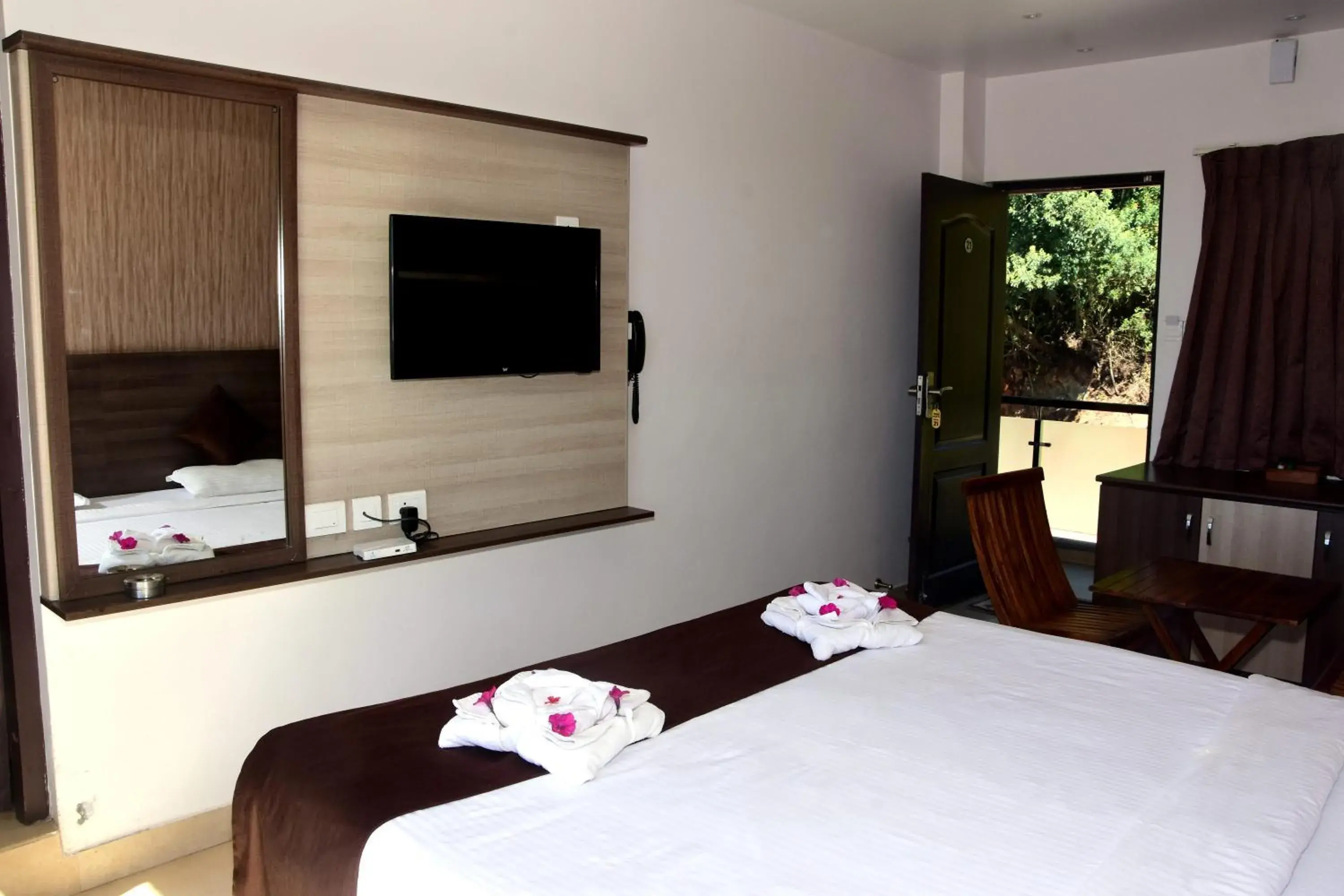 Deluxe Double Room with Balcony in Vanam Holidays Deluxe Double Room with Balcony in Vanam Holidays
