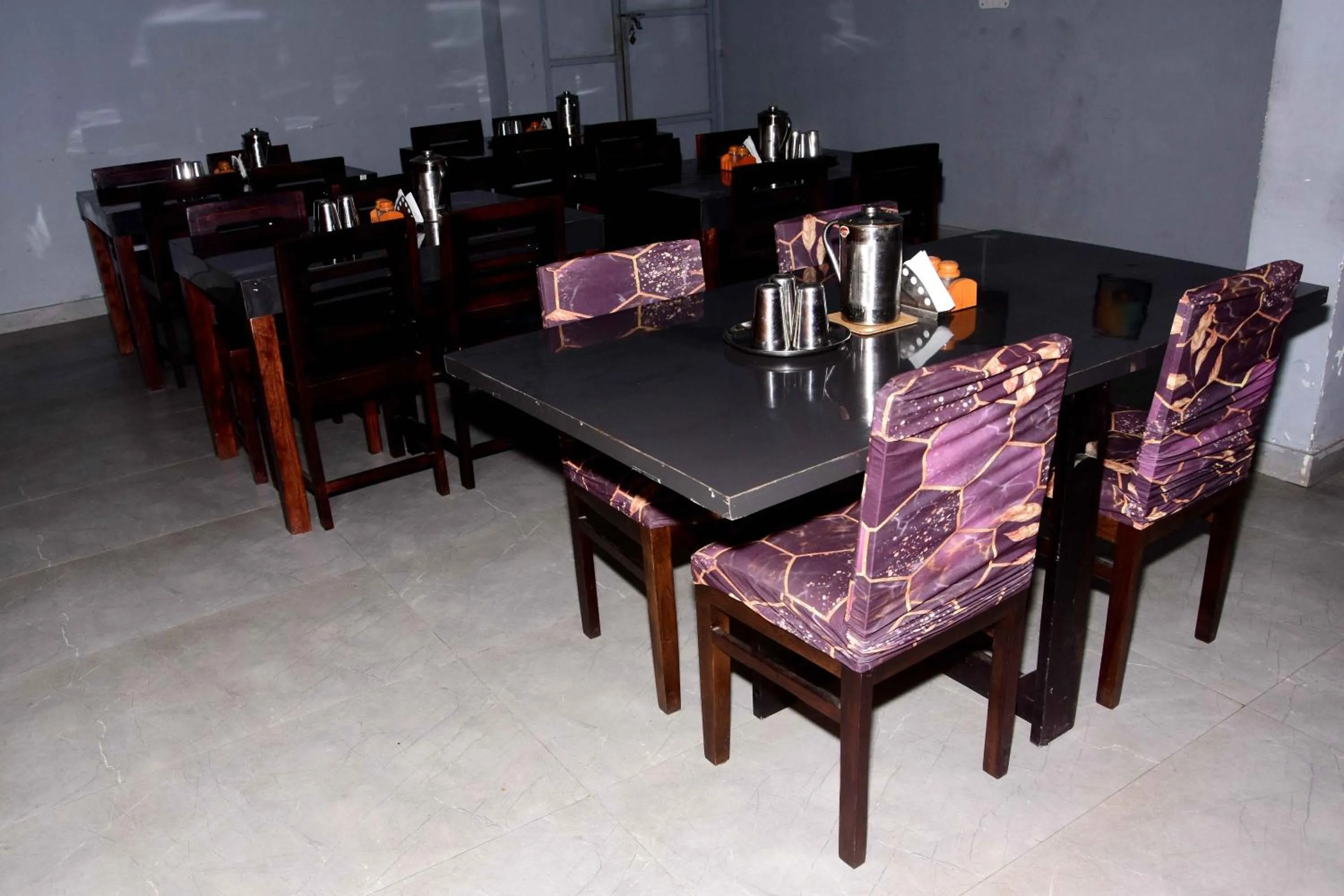 Restaurant/places to eat in Vanam Holidays