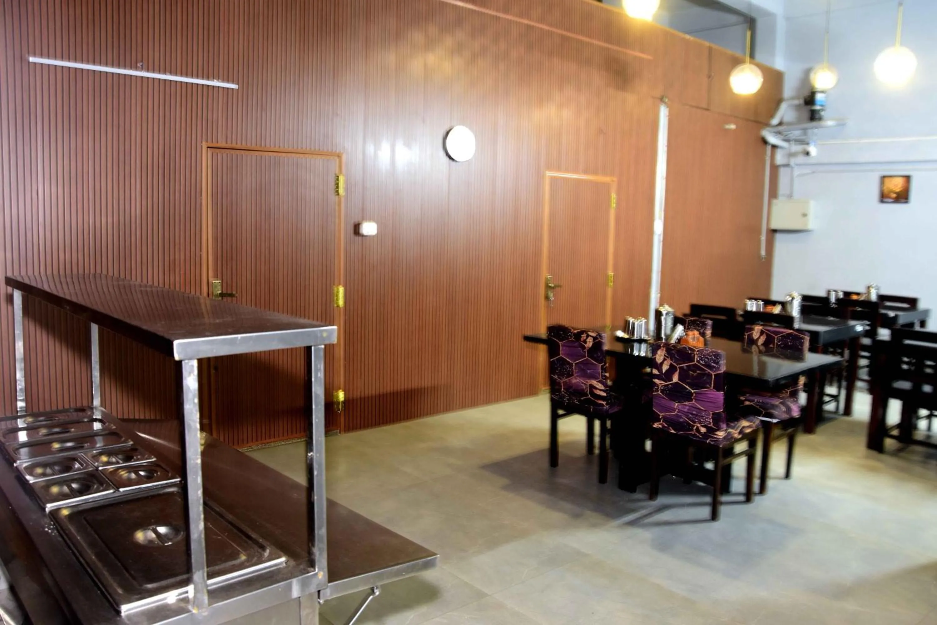 Restaurant/places to eat in Vanam Holidays