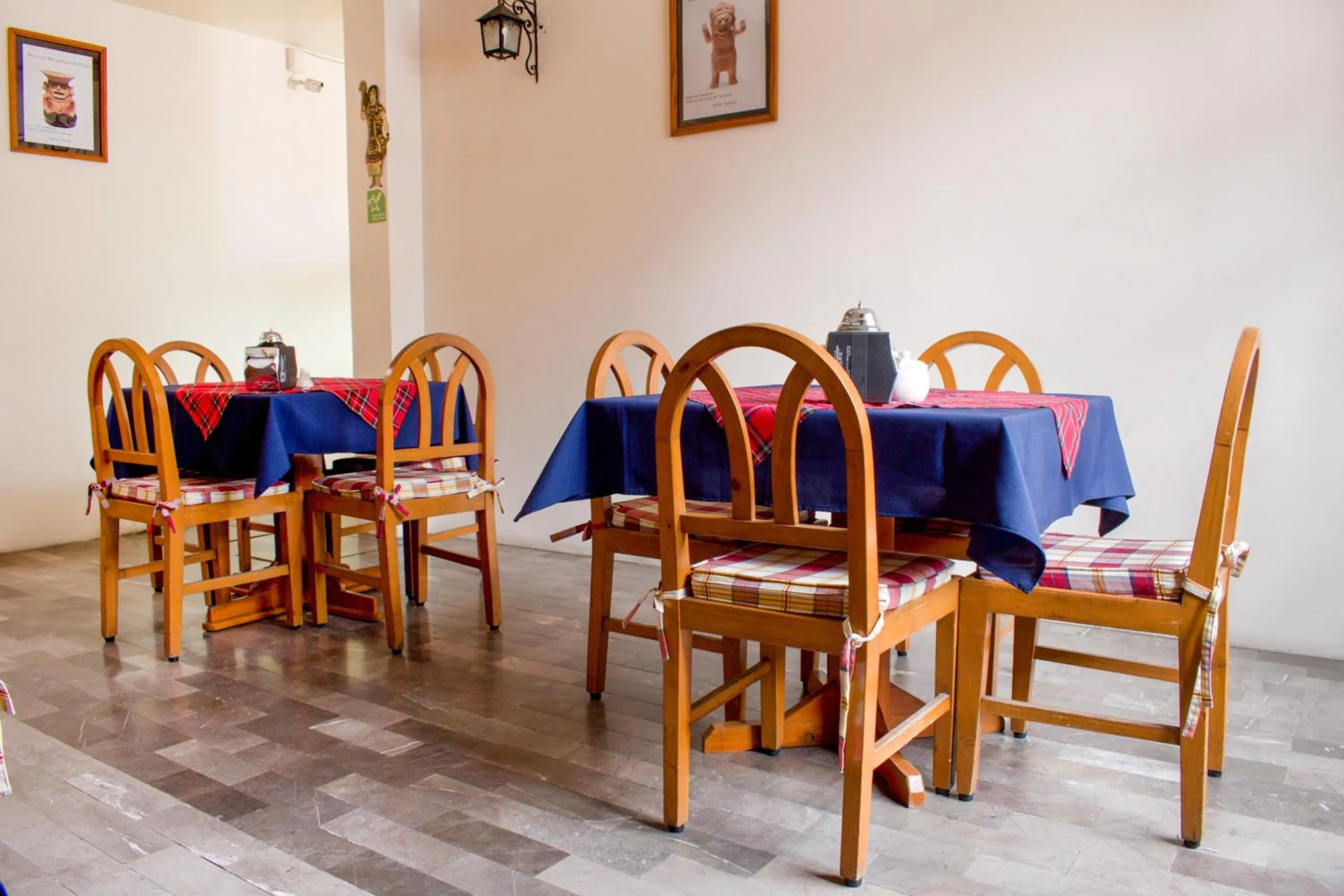 Restaurant/places to eat in OYO Hotel Museo