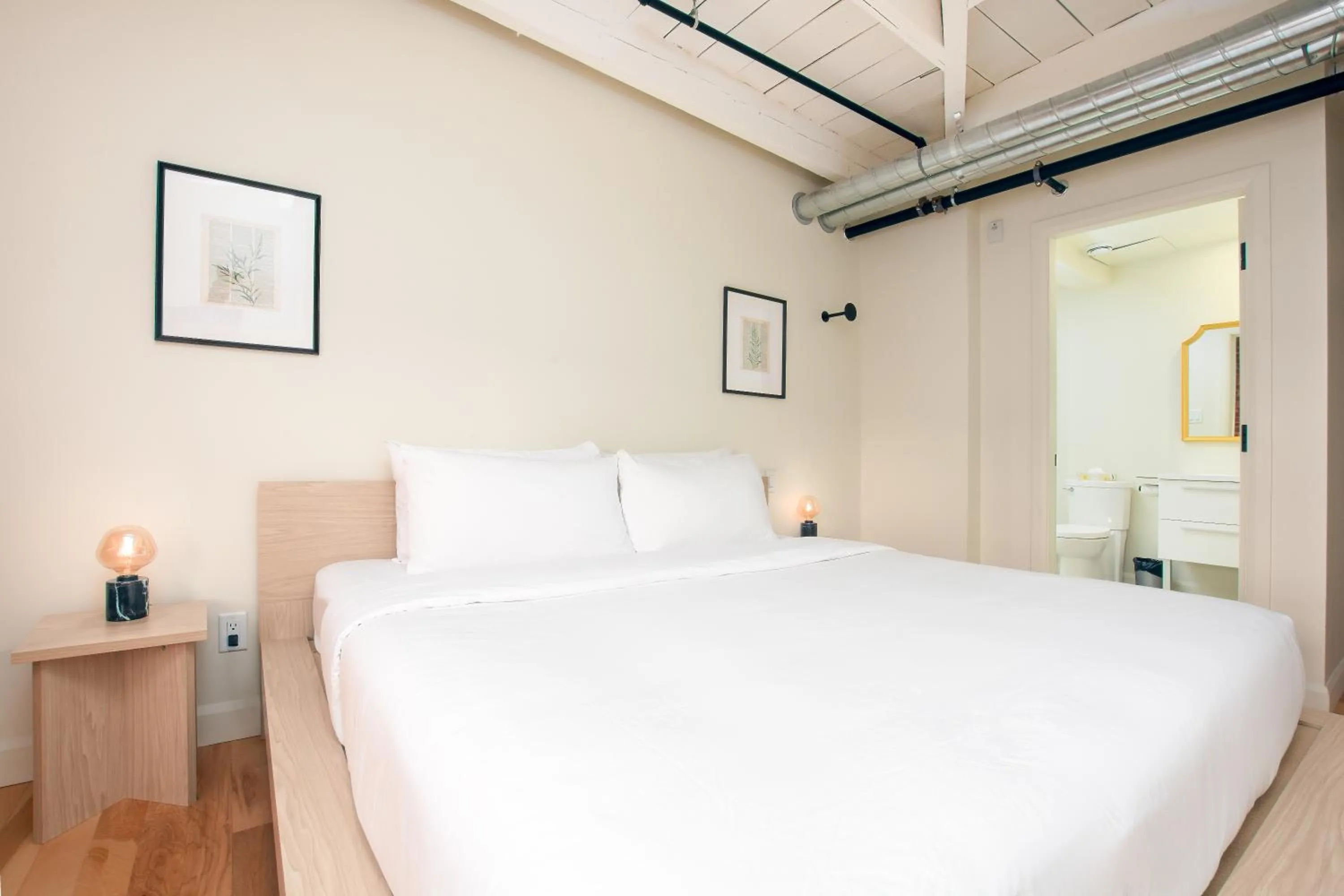 Bedroom, Bed in Les Lofts de la Barricade - Par les Lofts Vieux-Québec