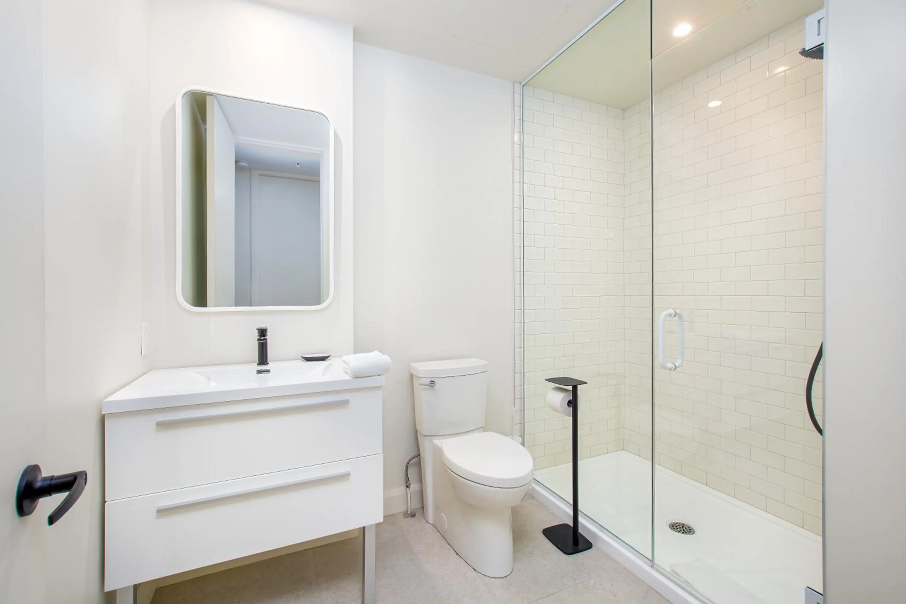 Shower in Les Lofts de la Barricade - Par les Lofts Vieux-Québec