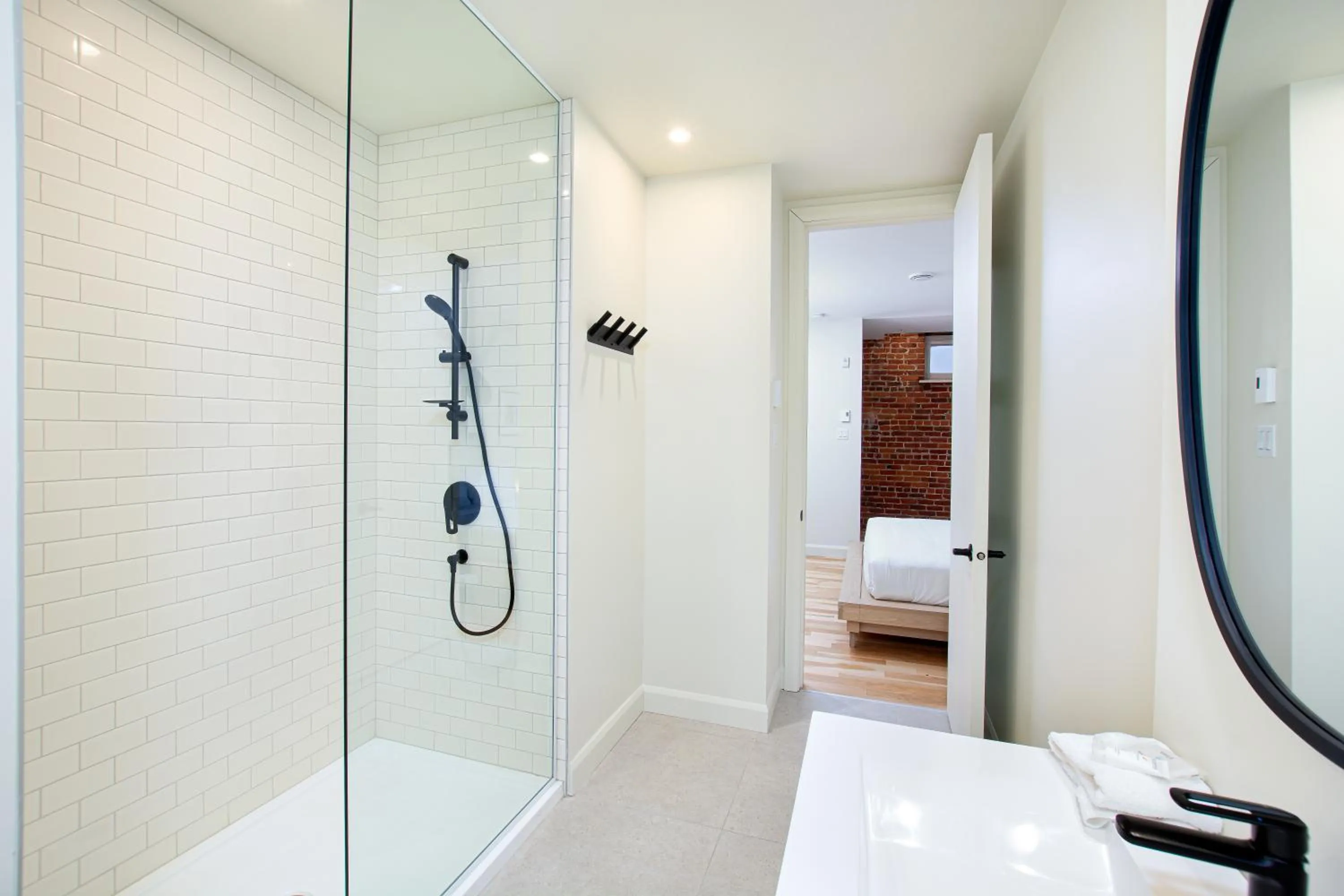 Shower in Les Lofts de la Barricade - Par les Lofts Vieux-Québec