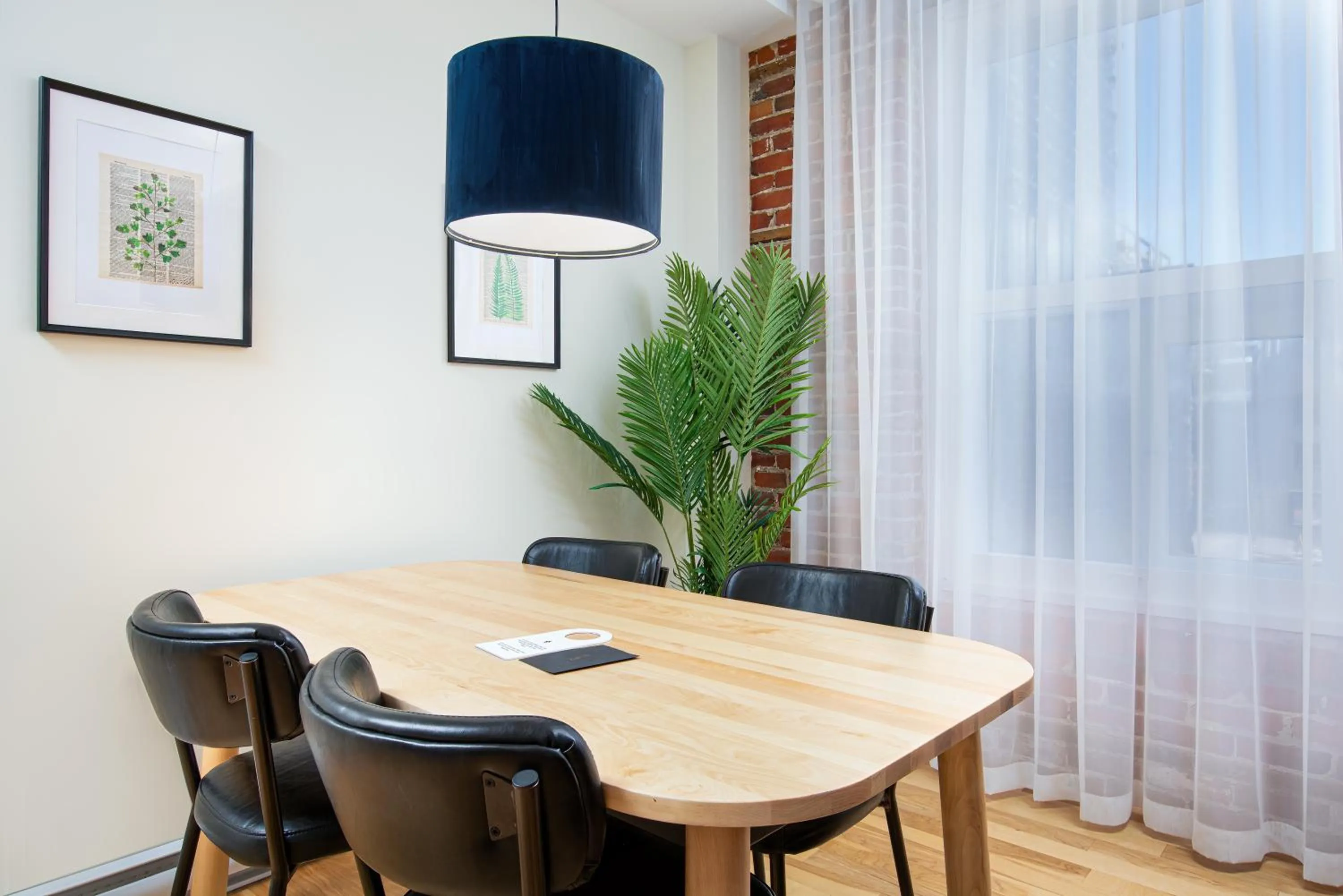 Dining area in Les Lofts de la Barricade - Par les Lofts Vieux-Québec