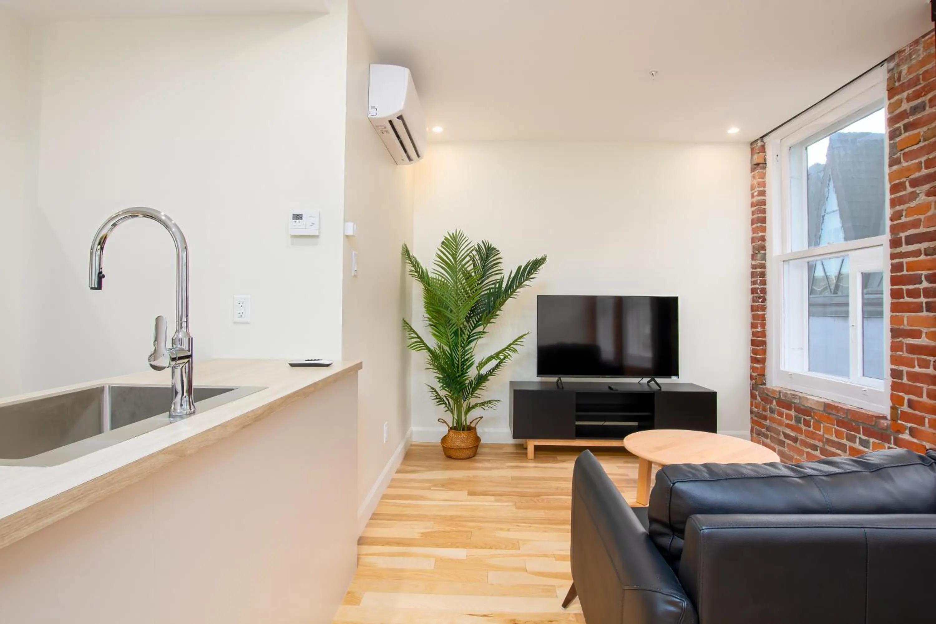 TV and multimedia in Les Lofts de la Barricade - Par les Lofts Vieux-Québec