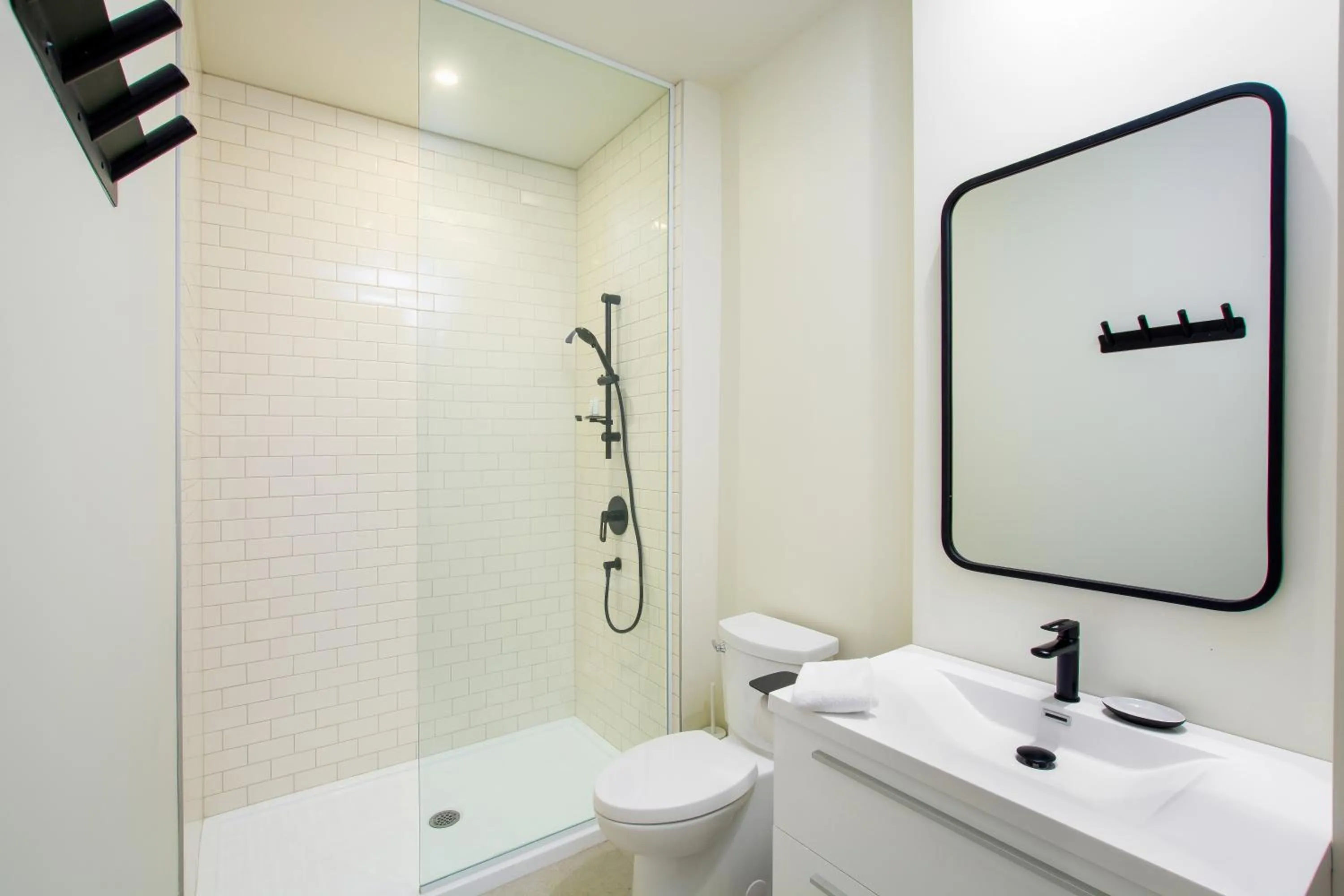 Shower in Les Lofts de la Barricade - Par les Lofts Vieux-Québec