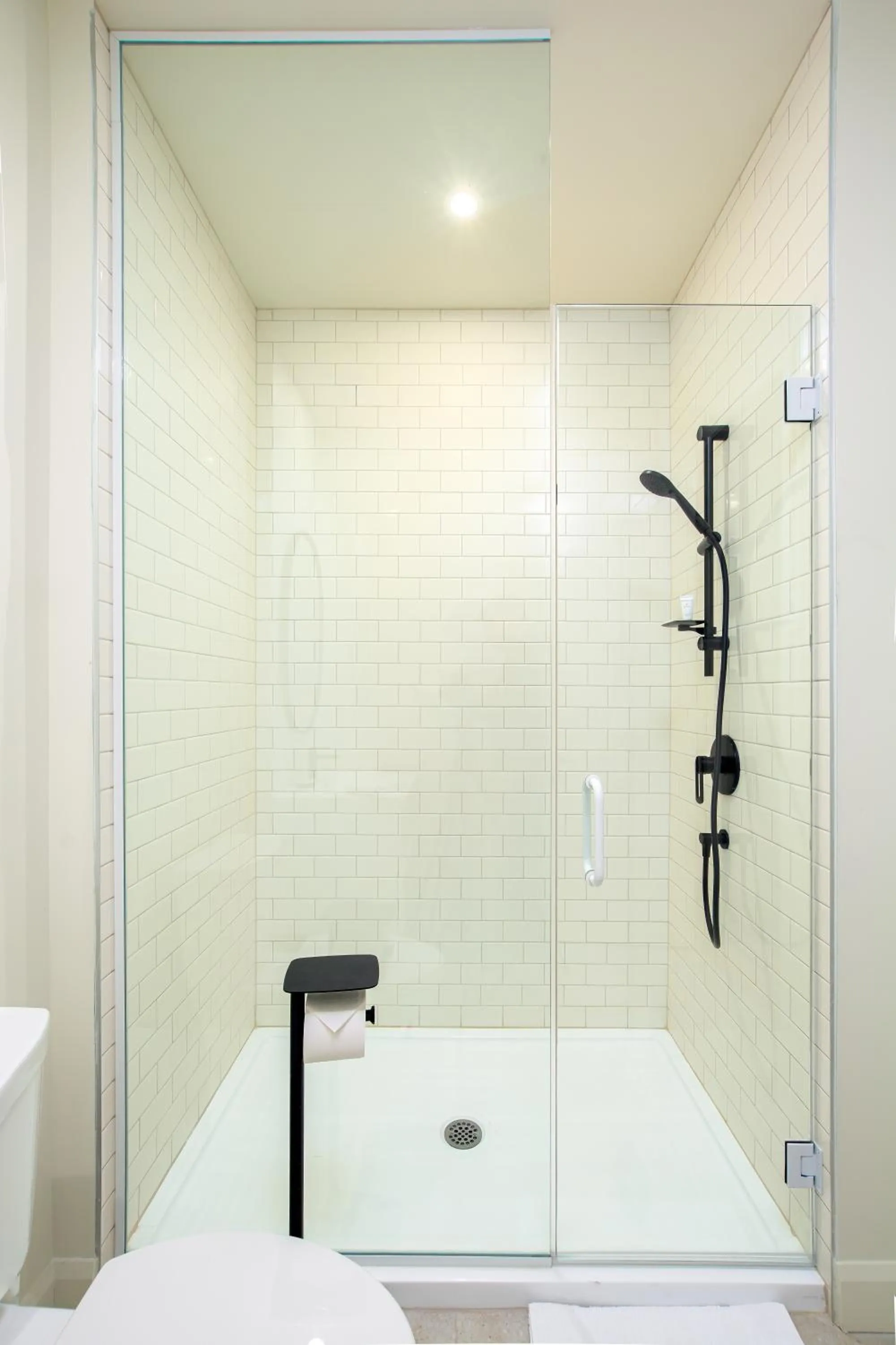 Shower in Les Lofts de la Barricade - Par les Lofts Vieux-Québec