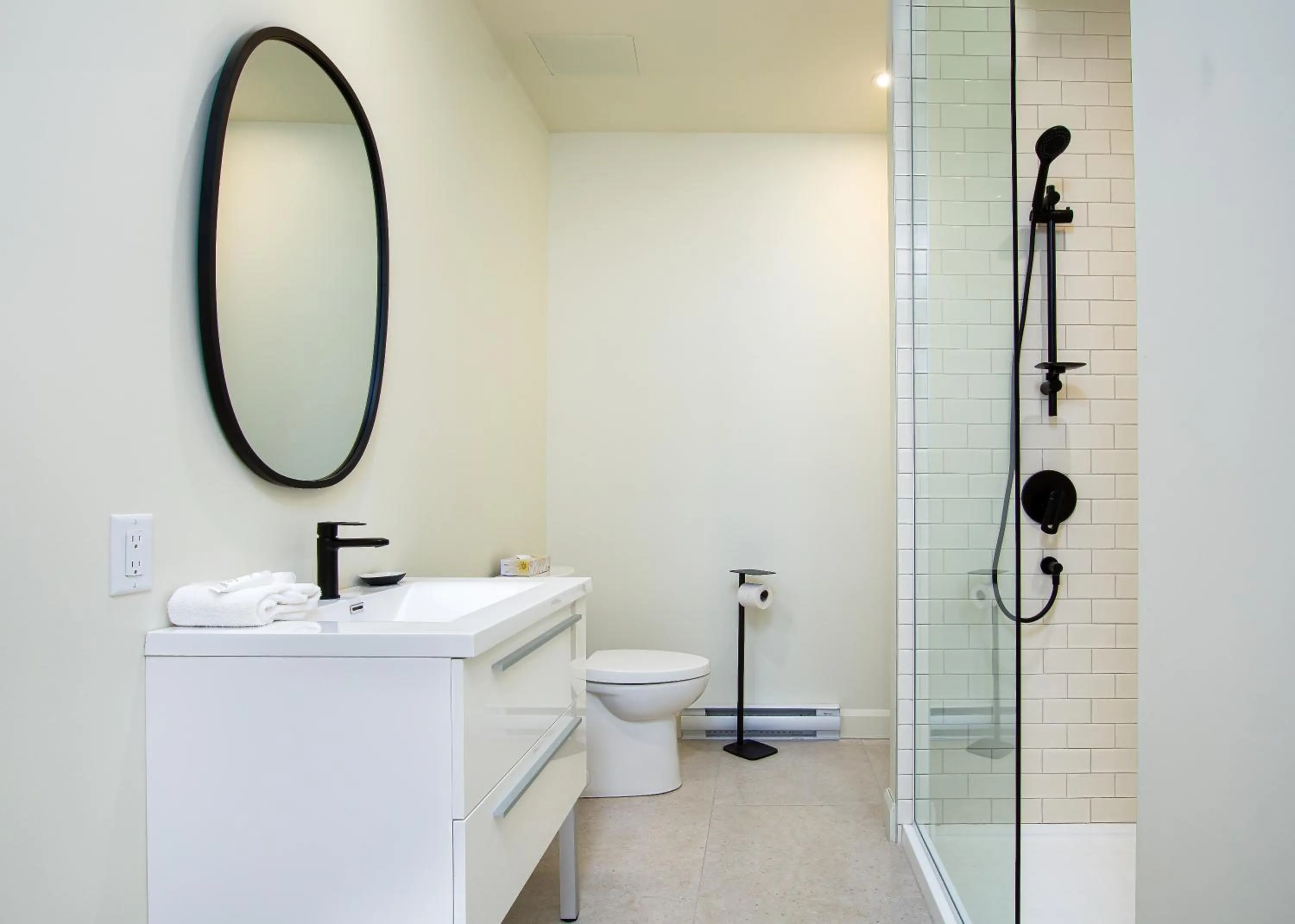 Shower in Les Lofts de la Barricade - Par les Lofts Vieux-Québec