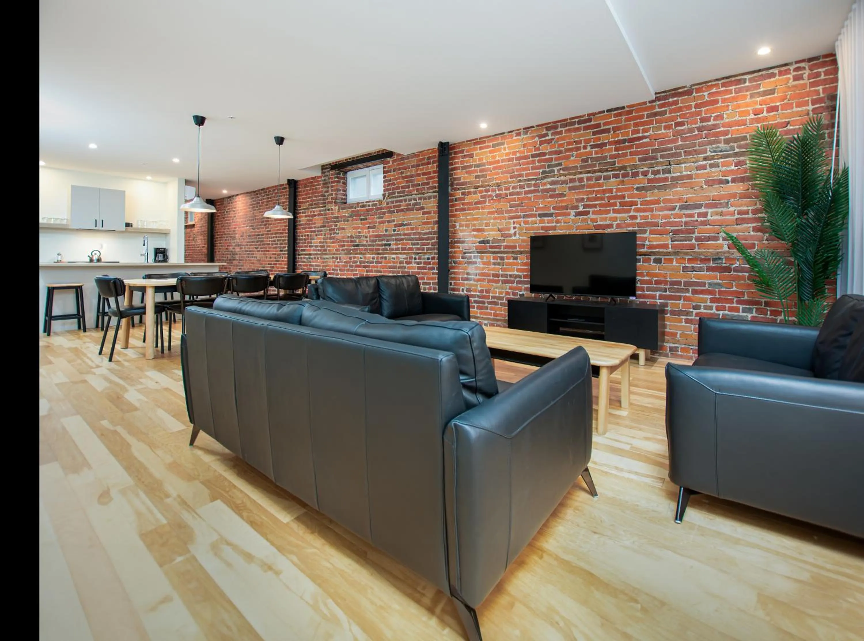 Communal lounge/ TV room in Les Lofts de la Barricade - Par les Lofts Vieux-Québec
