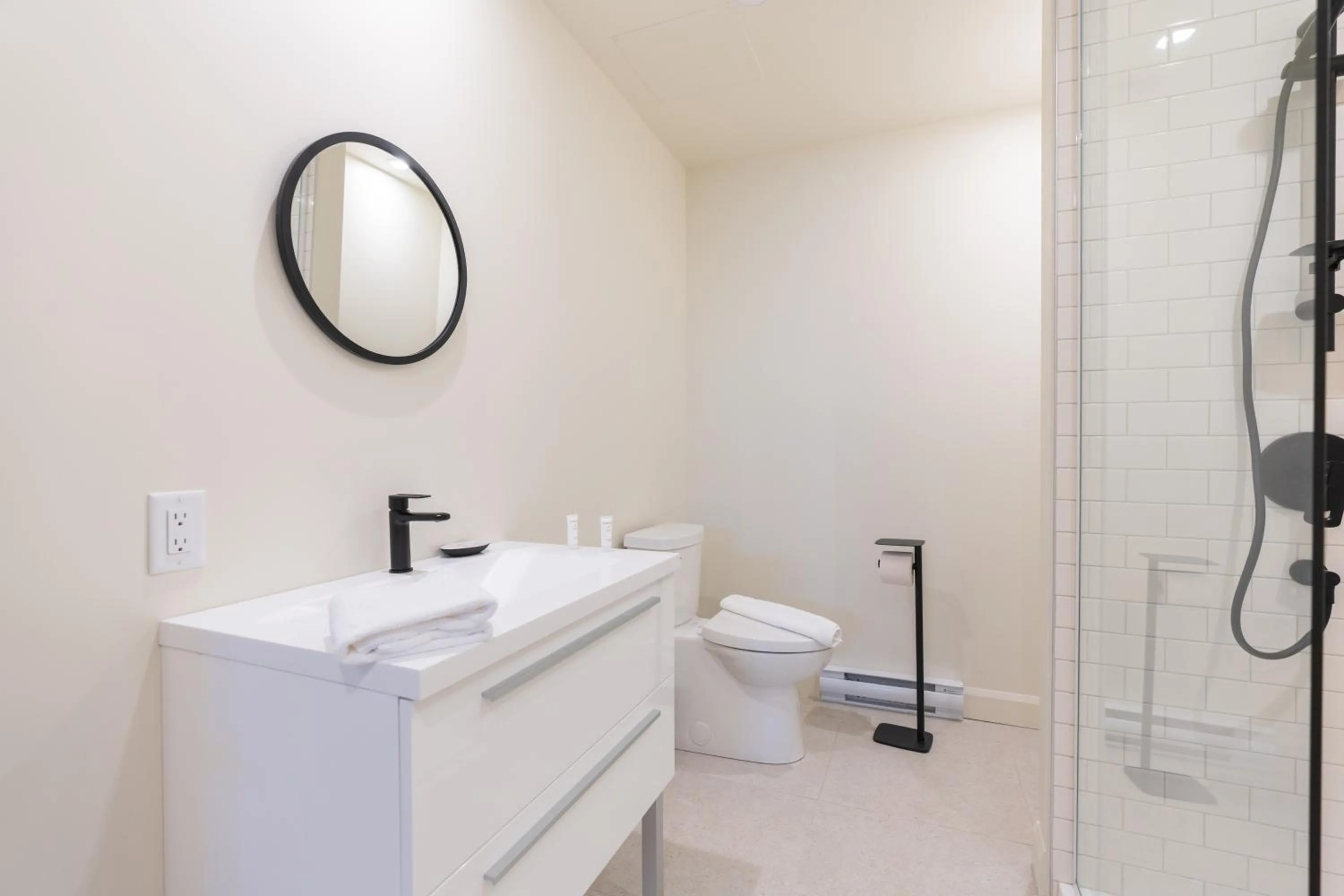 Shower in Les Lofts de la Barricade - Par les Lofts Vieux-Québec