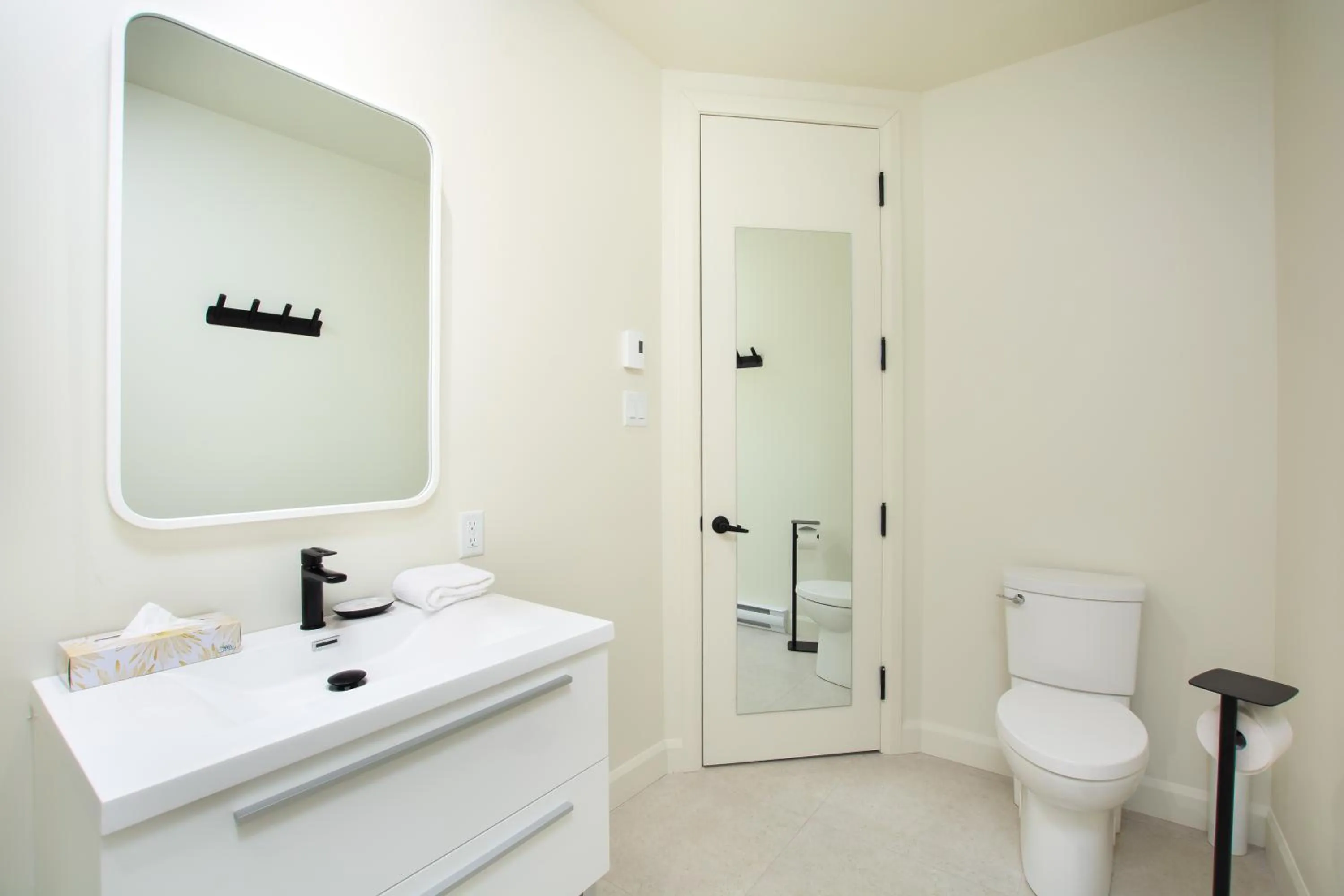 Shower in Les Lofts de la Barricade - Par les Lofts Vieux-Québec