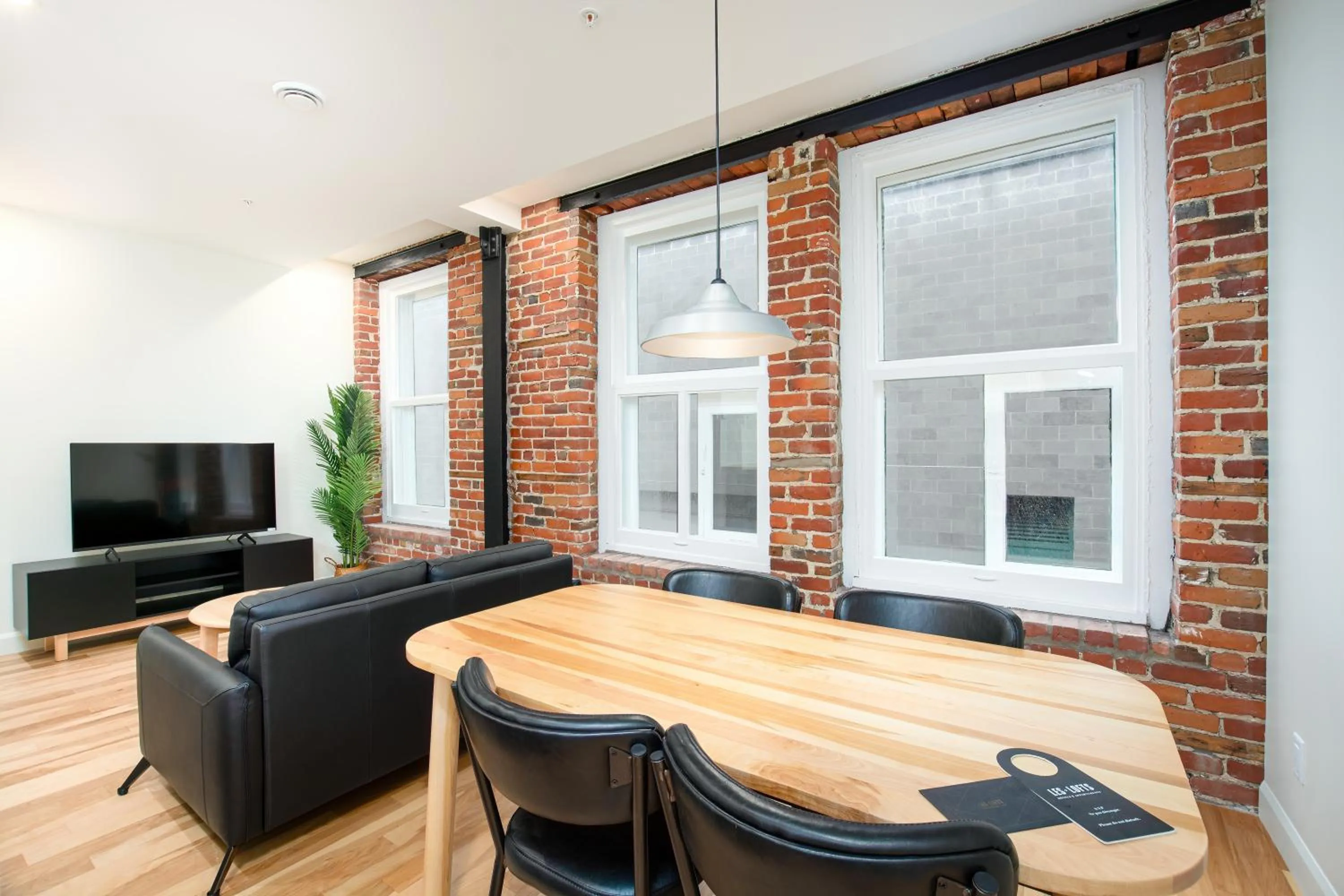 Communal lounge/ TV room in Les Lofts de la Barricade - Par les Lofts Vieux-Québec