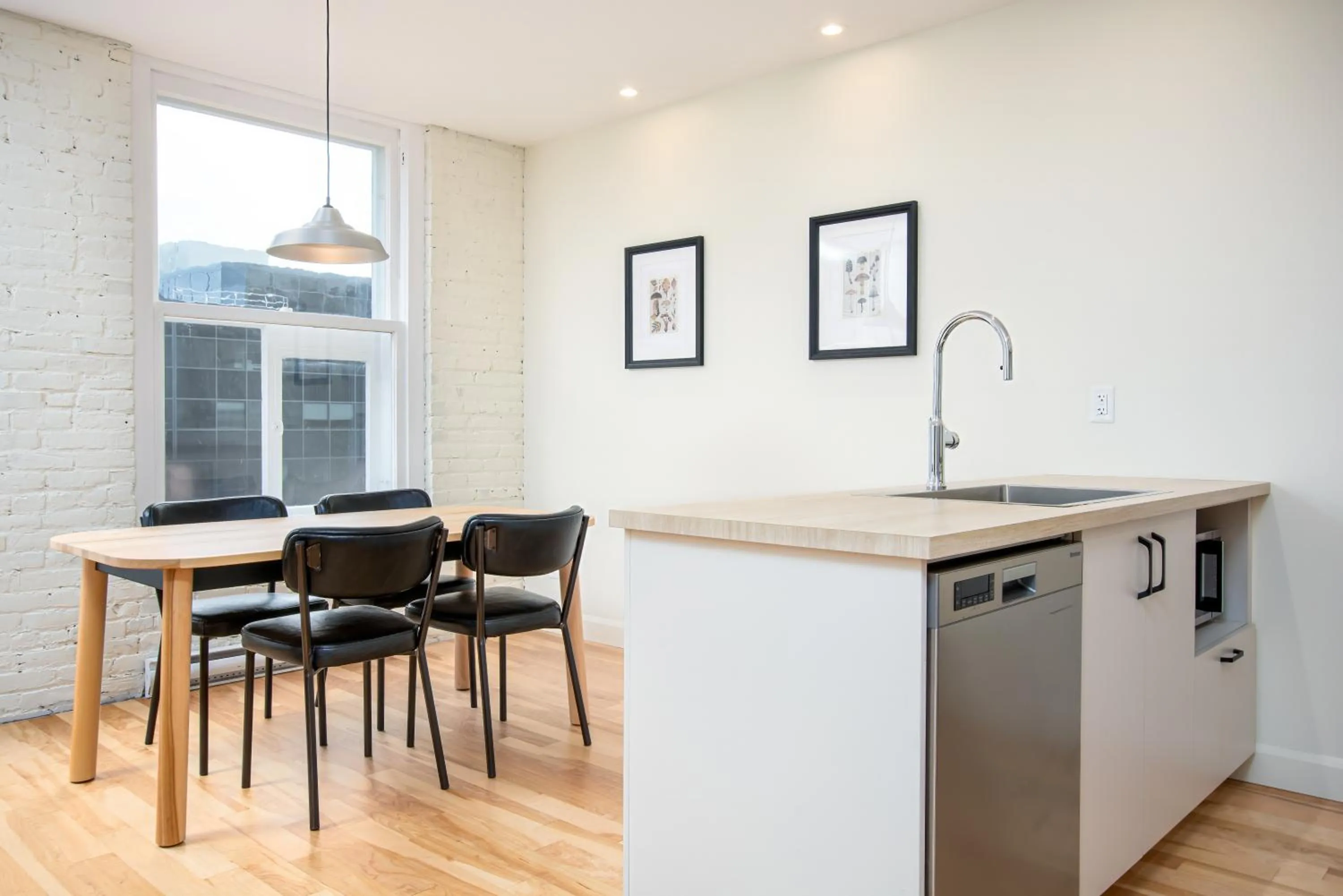 Dining area in Les Lofts de la Barricade - Par les Lofts Vieux-Québec