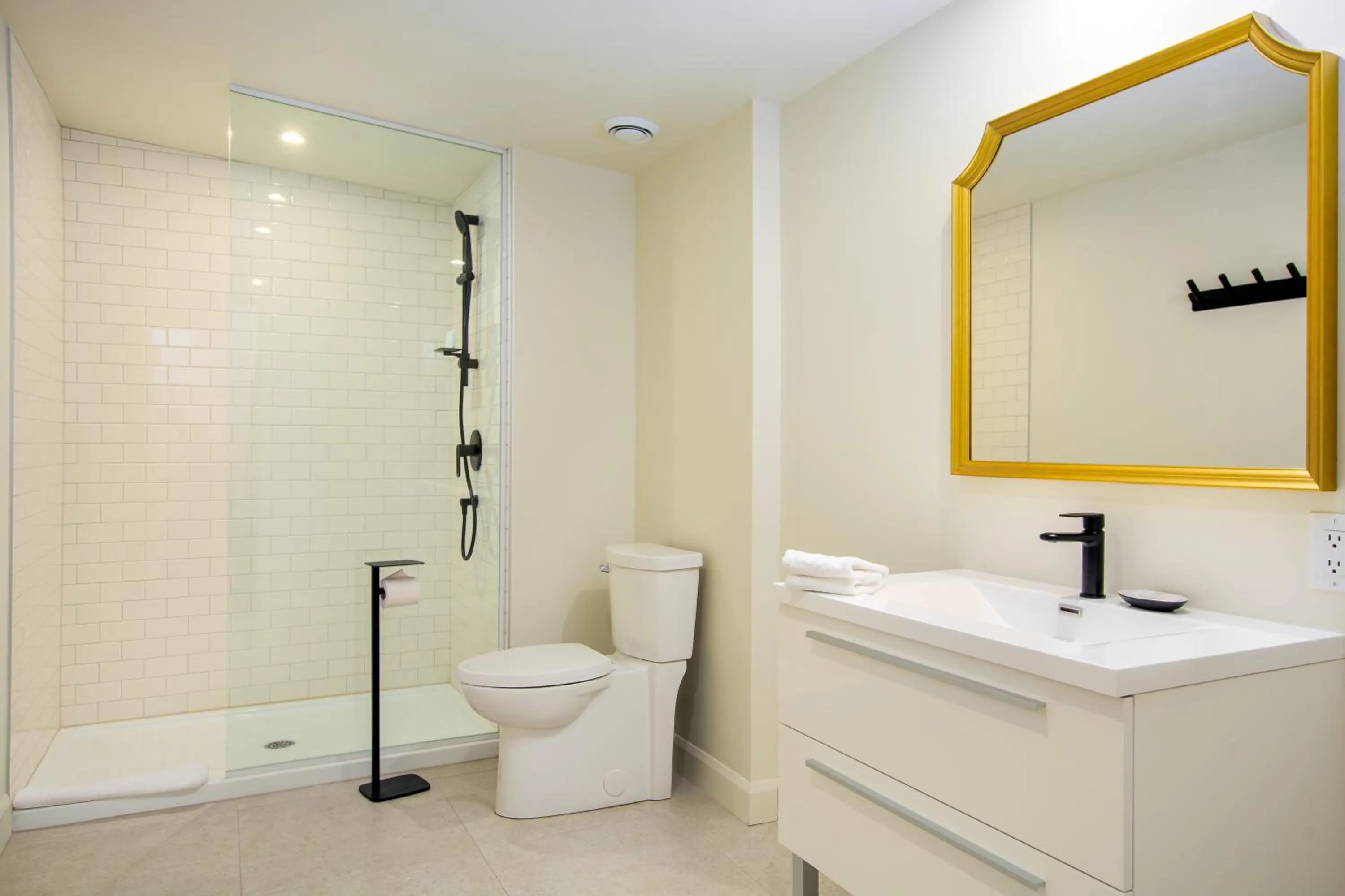 Shower in Les Lofts de la Barricade - Par les Lofts Vieux-Québec