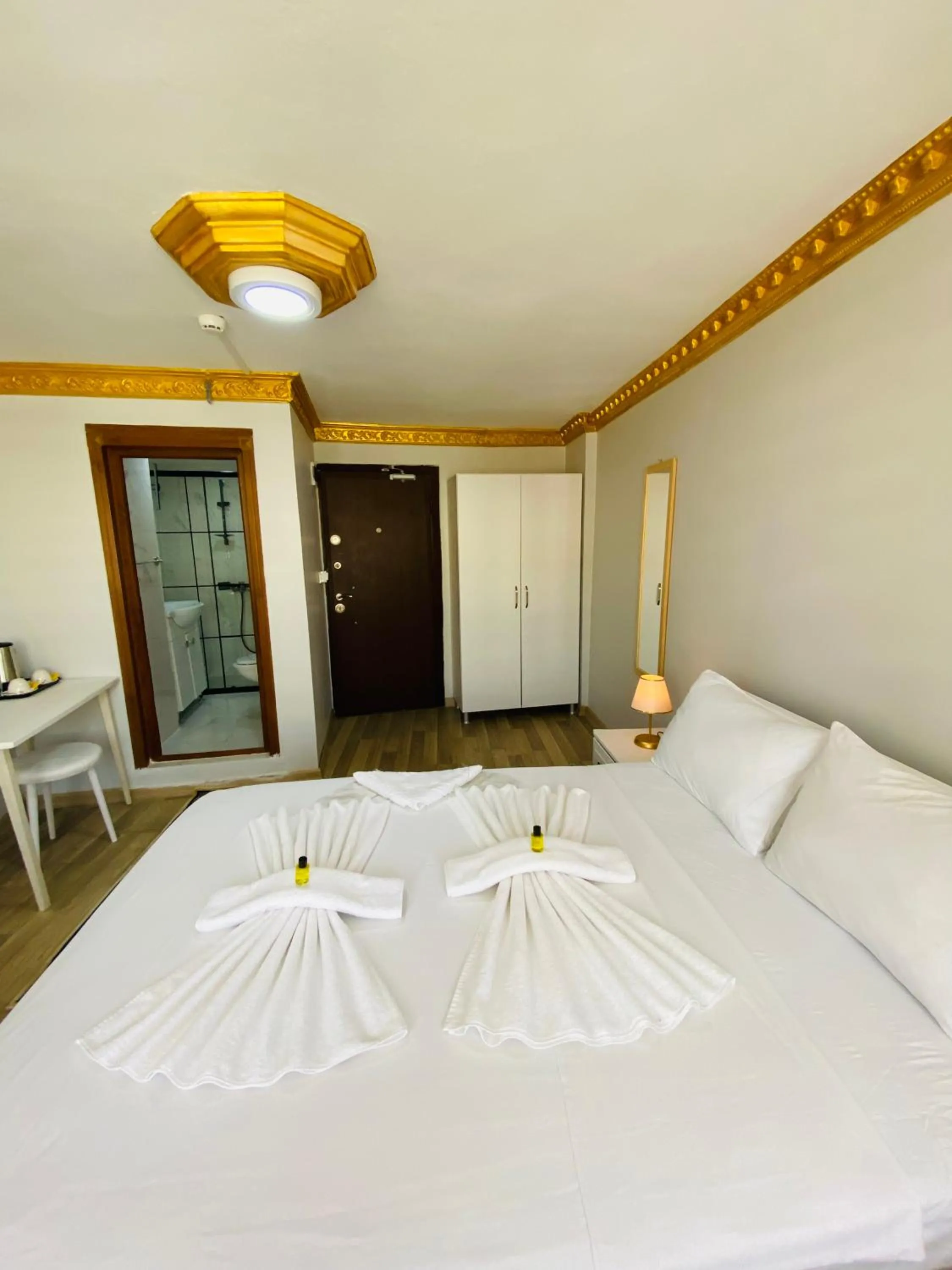 Bed in Stylish Hotel Old City