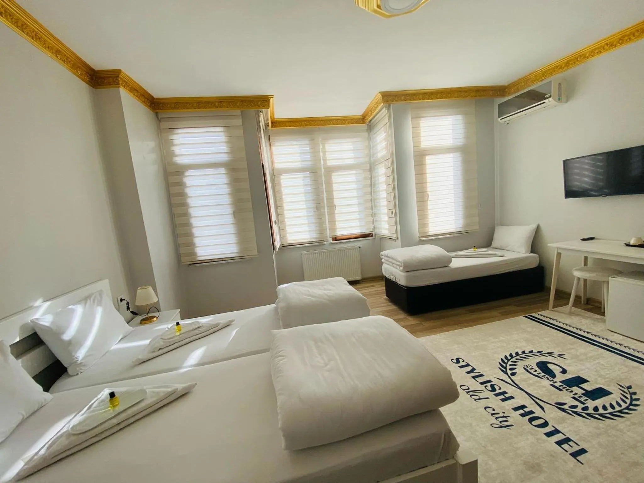 Bed in Stylish Hotel Old City